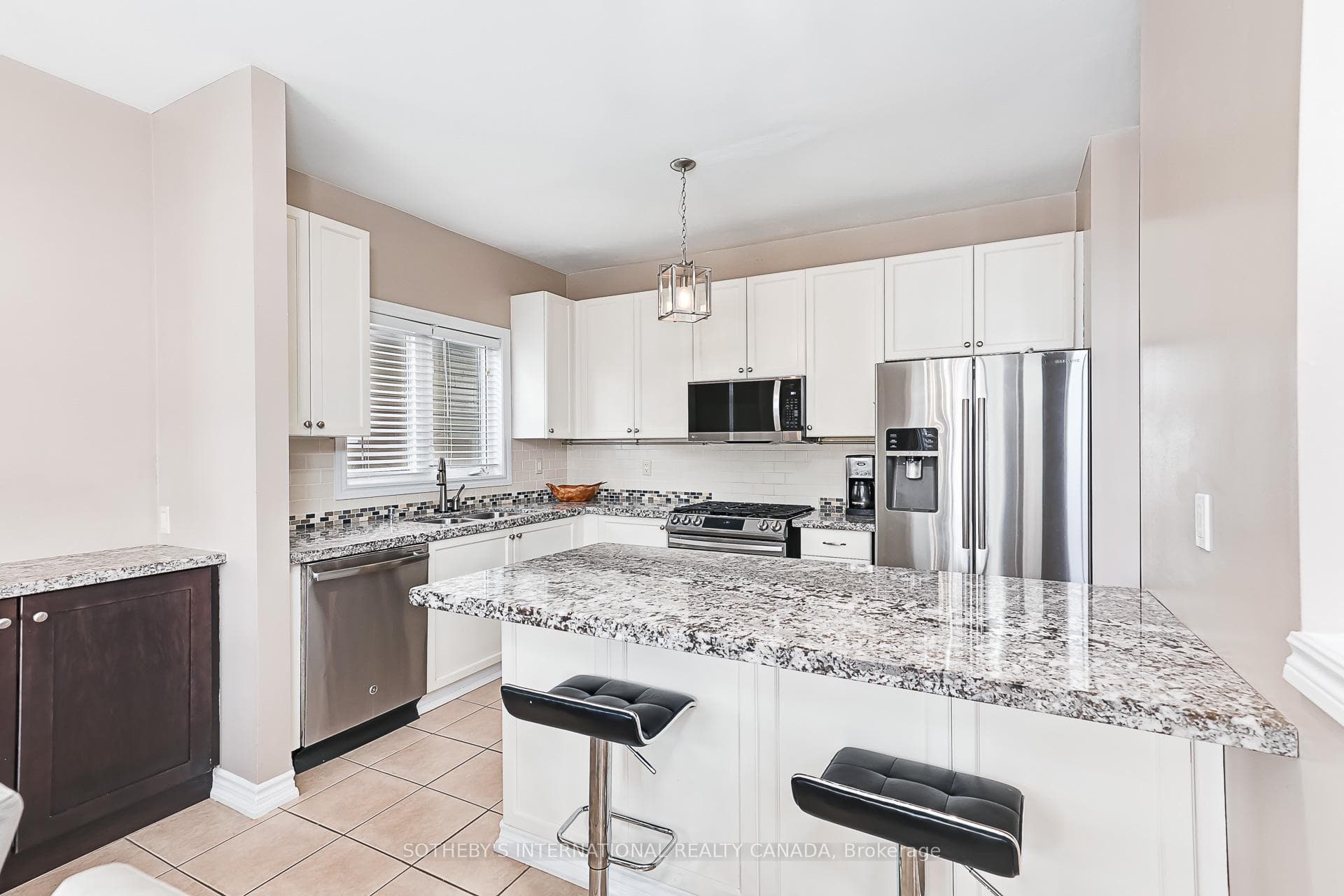 9 Waterpond Place photo 14