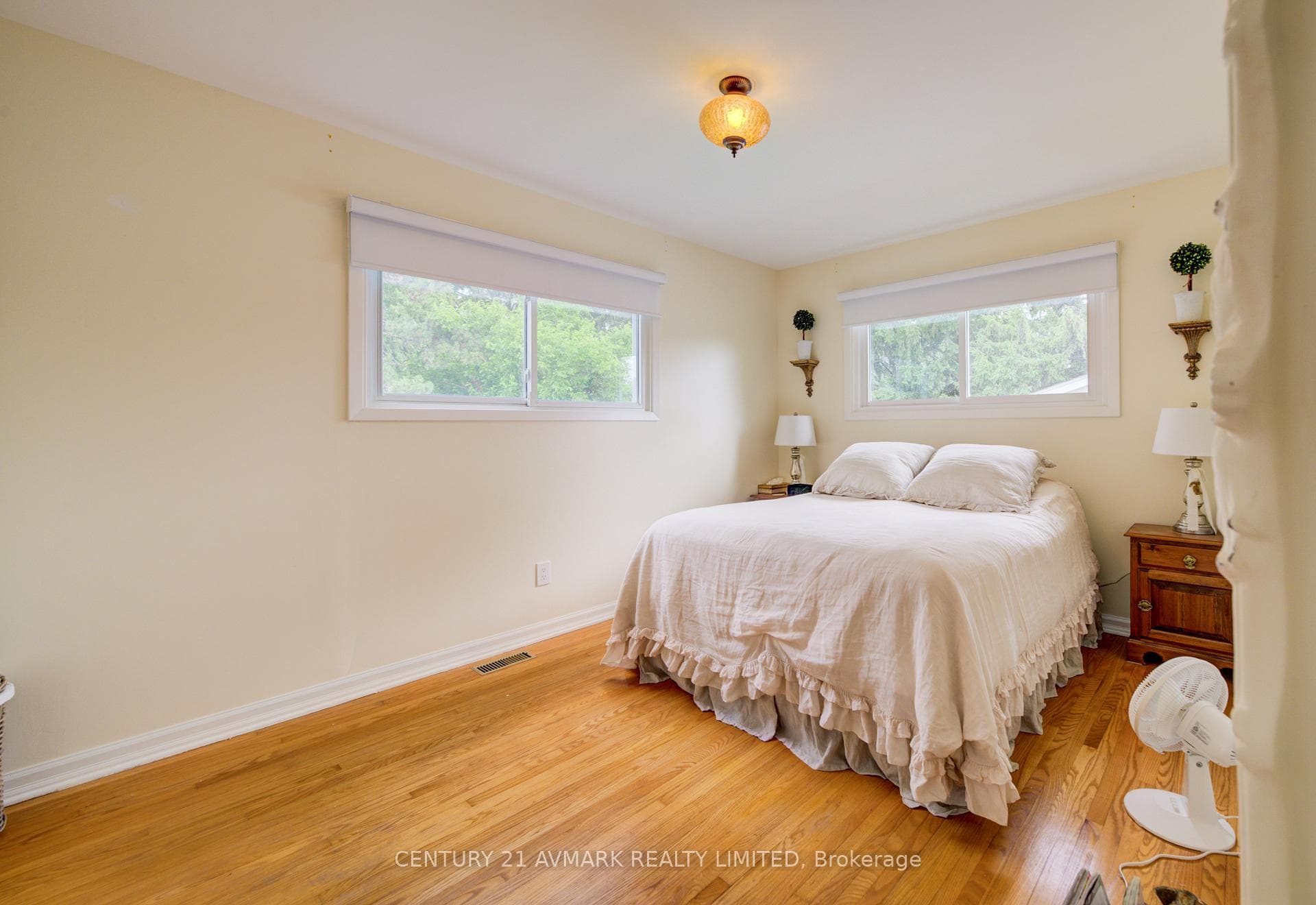 163 Lakeshore Road photo 19