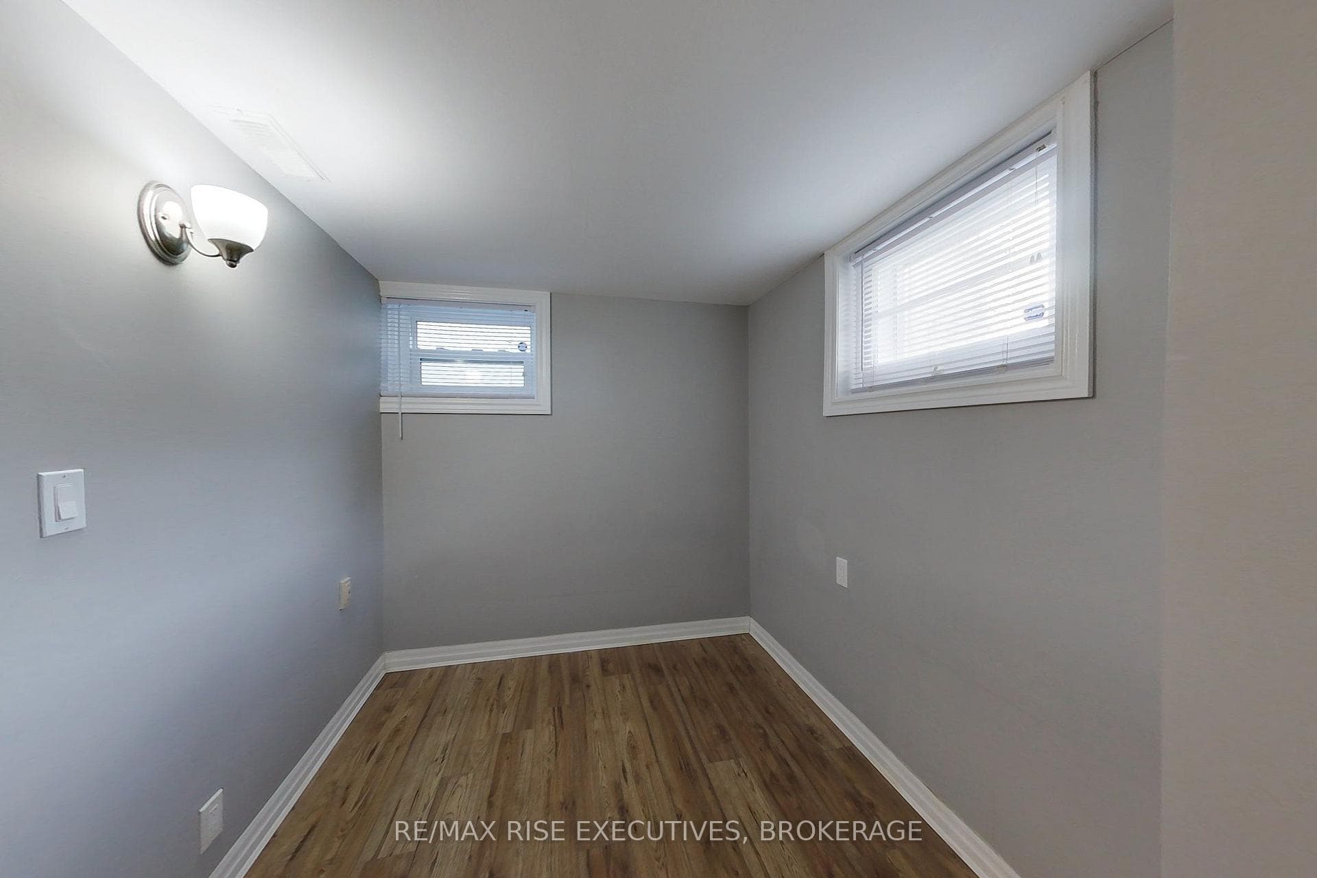 2 Howard Crescent Unit 2 photo 12