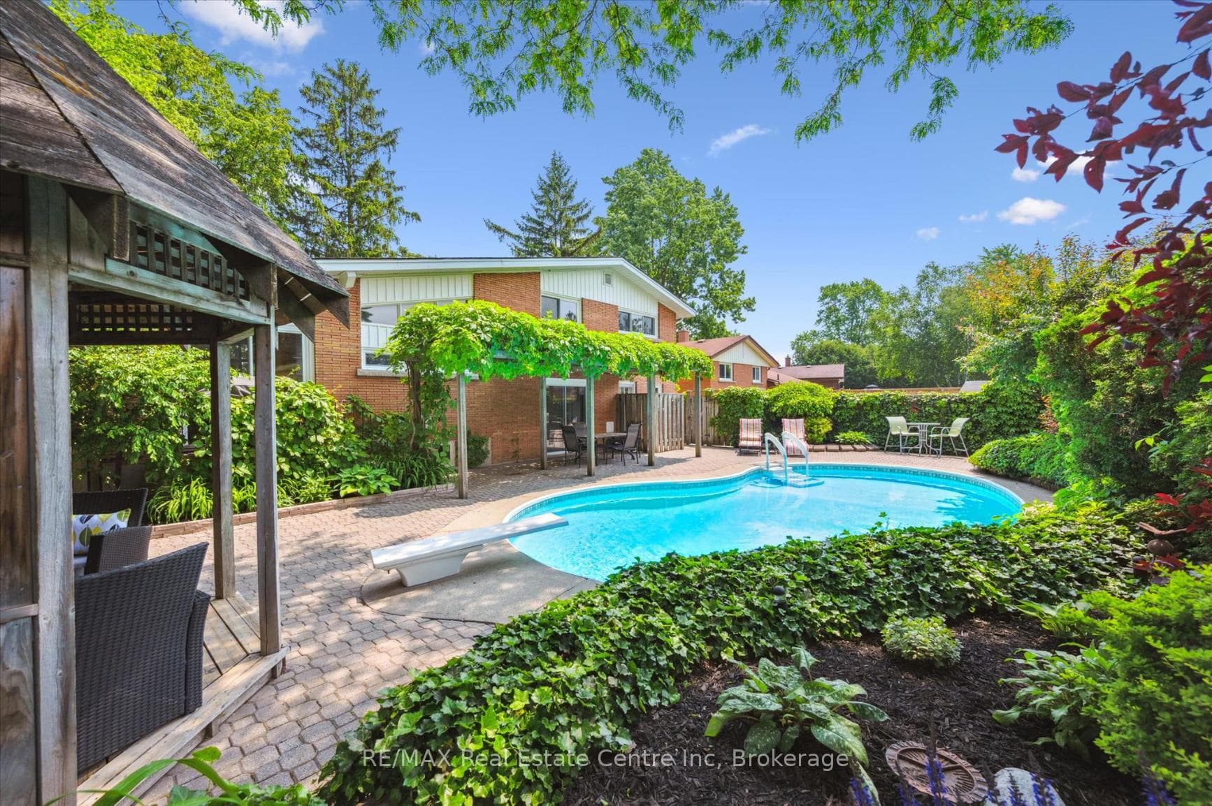 67 SUNNYLEA Crescent photo 25