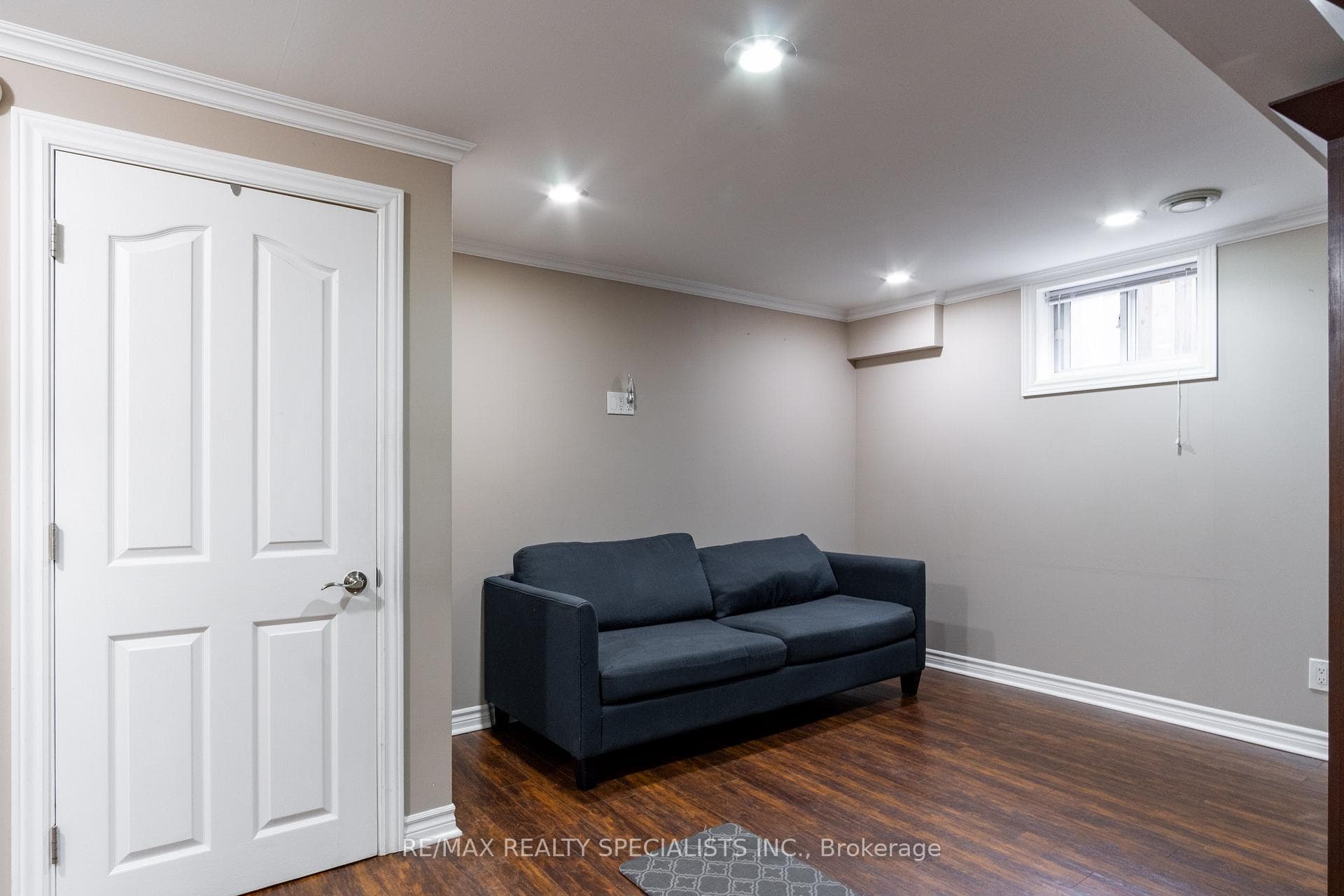 3212 VALMARIE Avenue photo 28