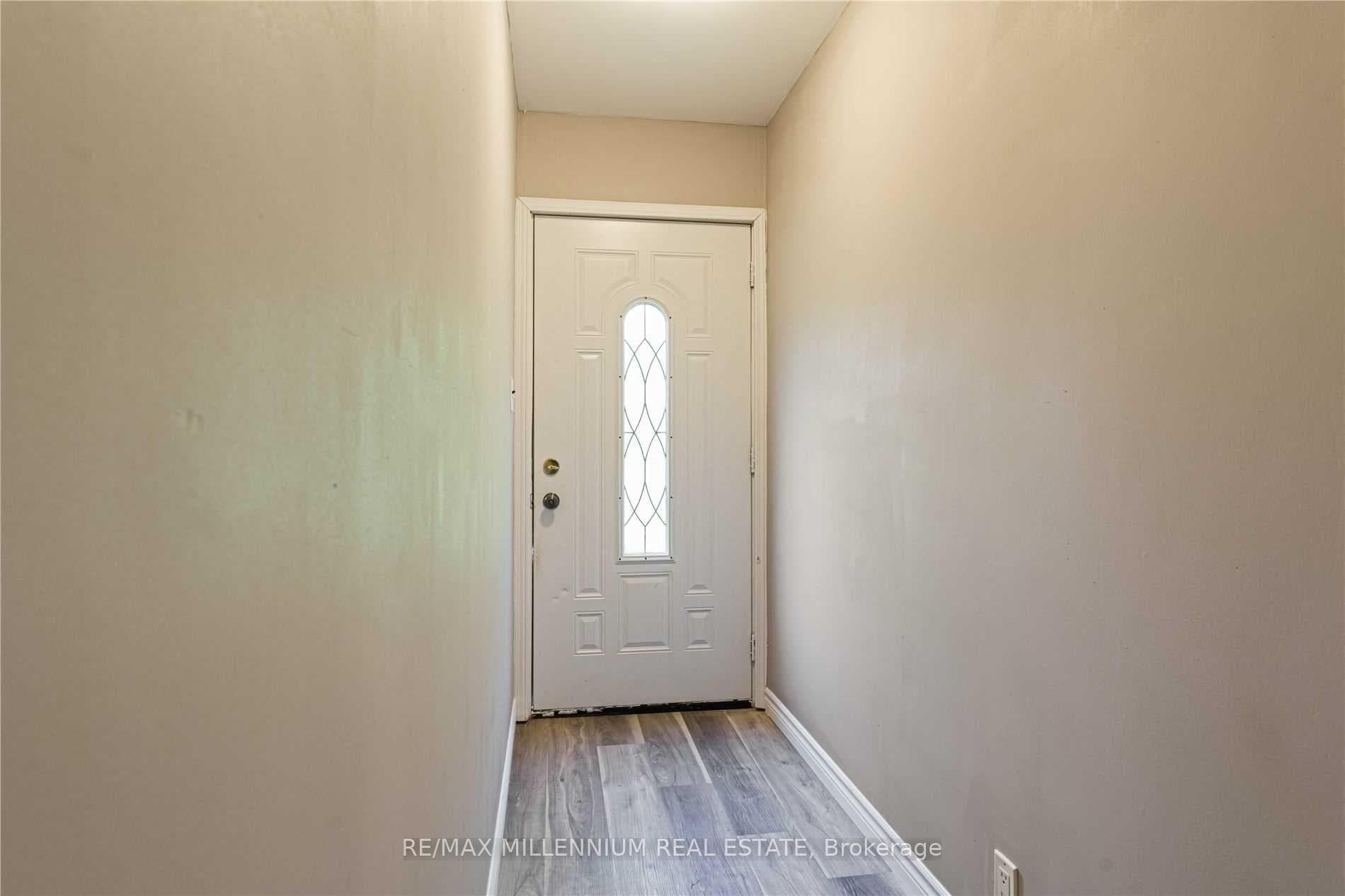 225 Grand River Avenue photo 22