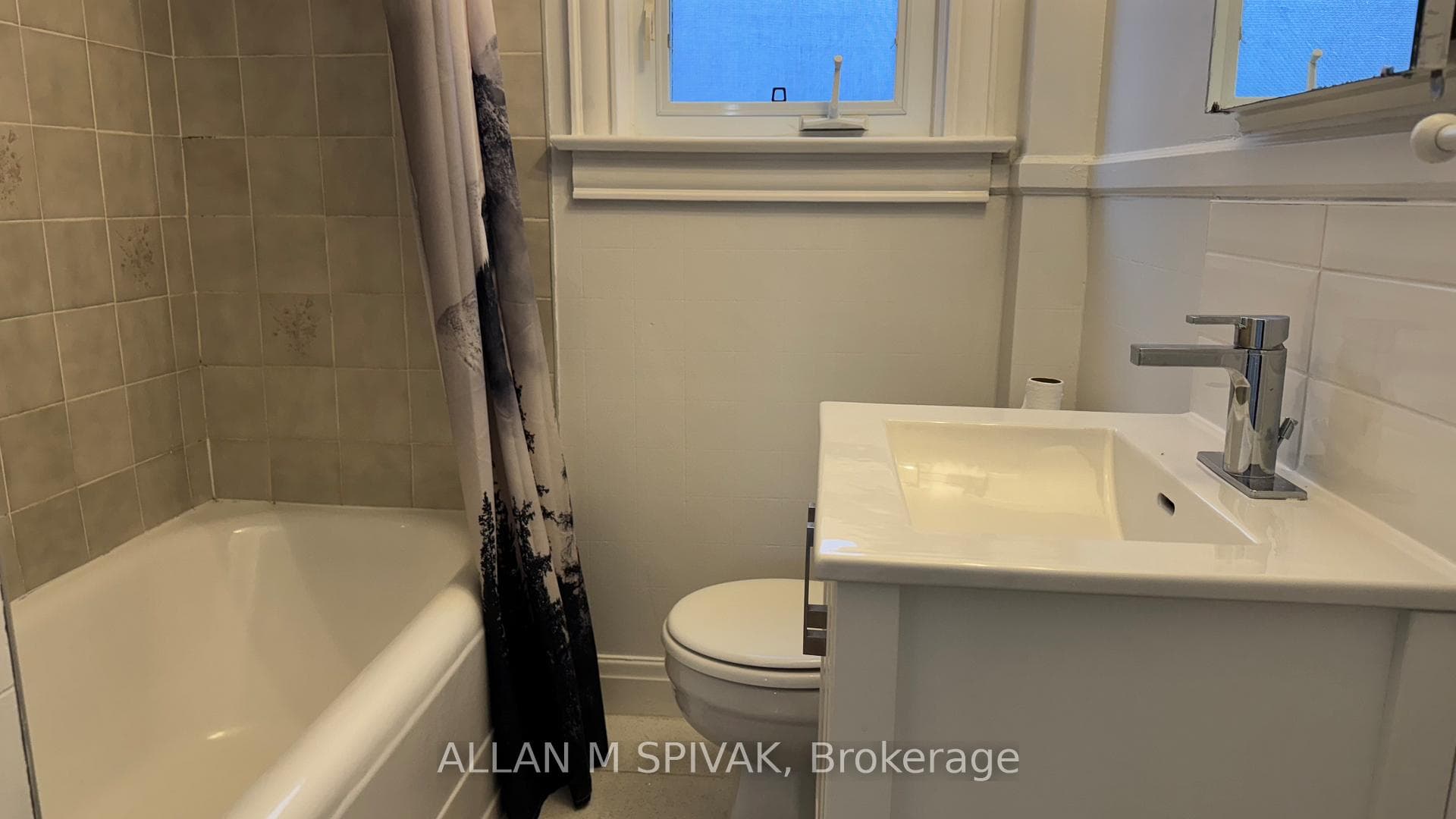 354 Bedford Park Avenue photo 13