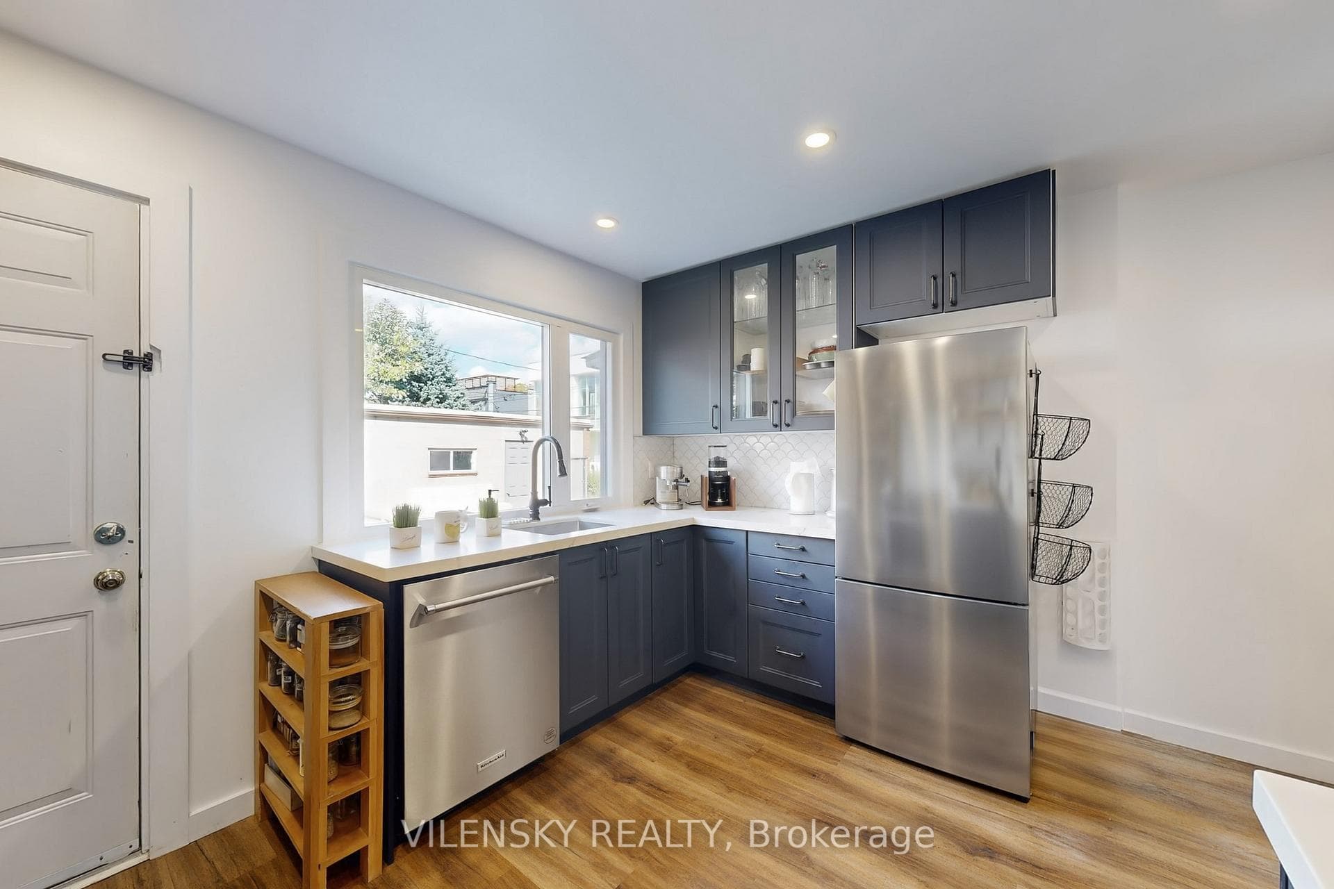 4 Ashbury Avenue photo 9