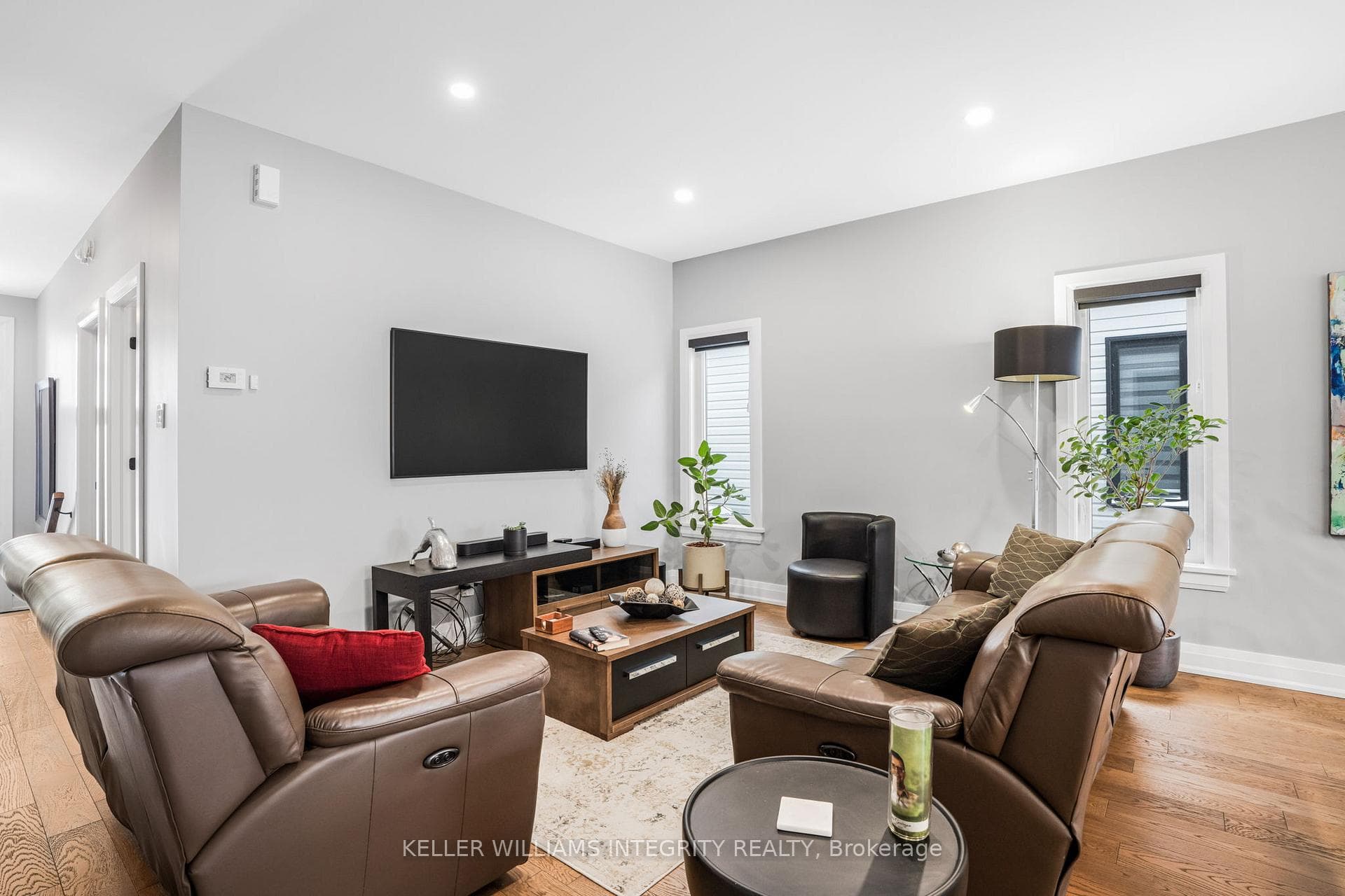 810 Namur Street photo 15