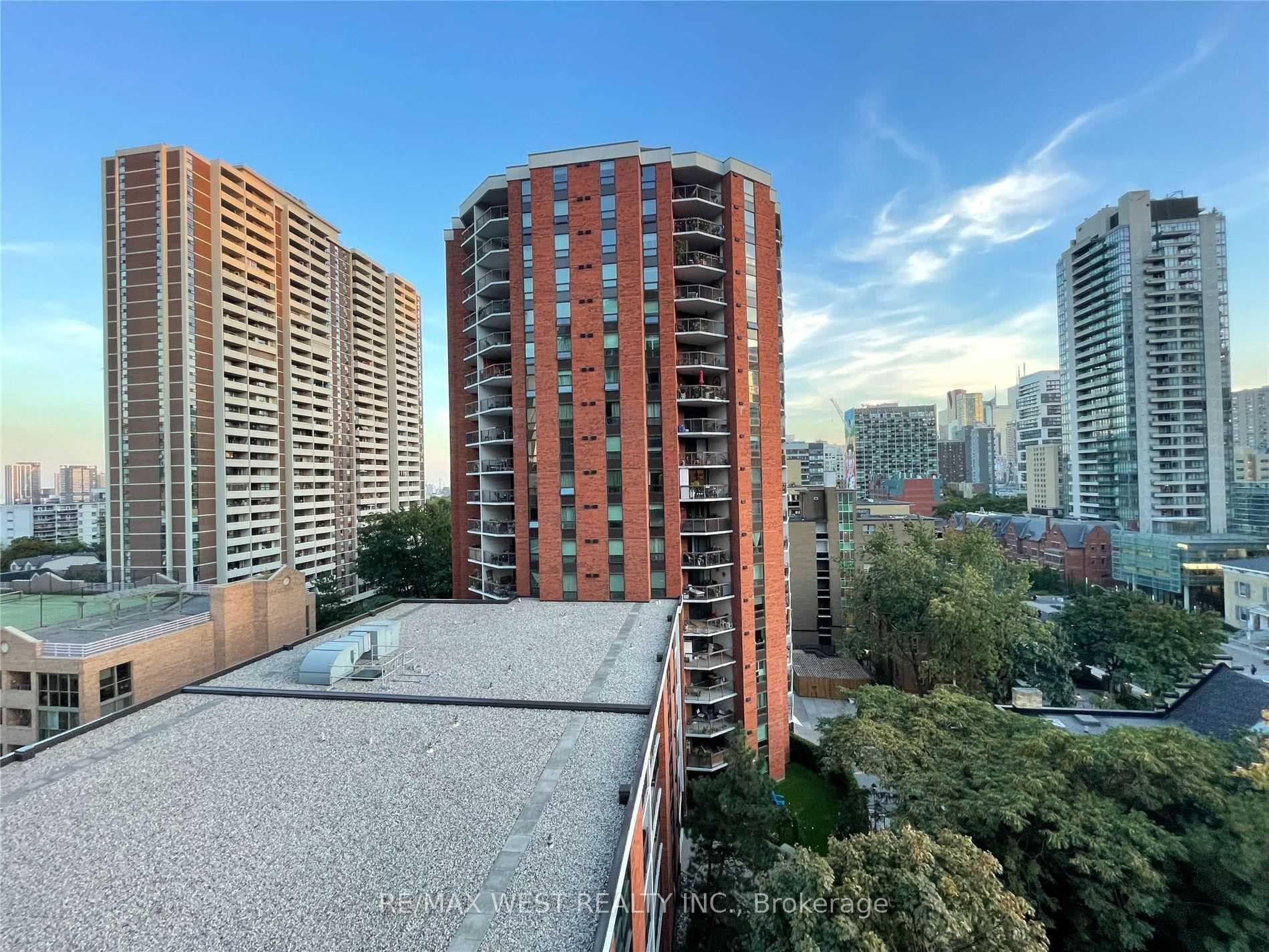 77 Maitland Place Unit 1027 photo 9