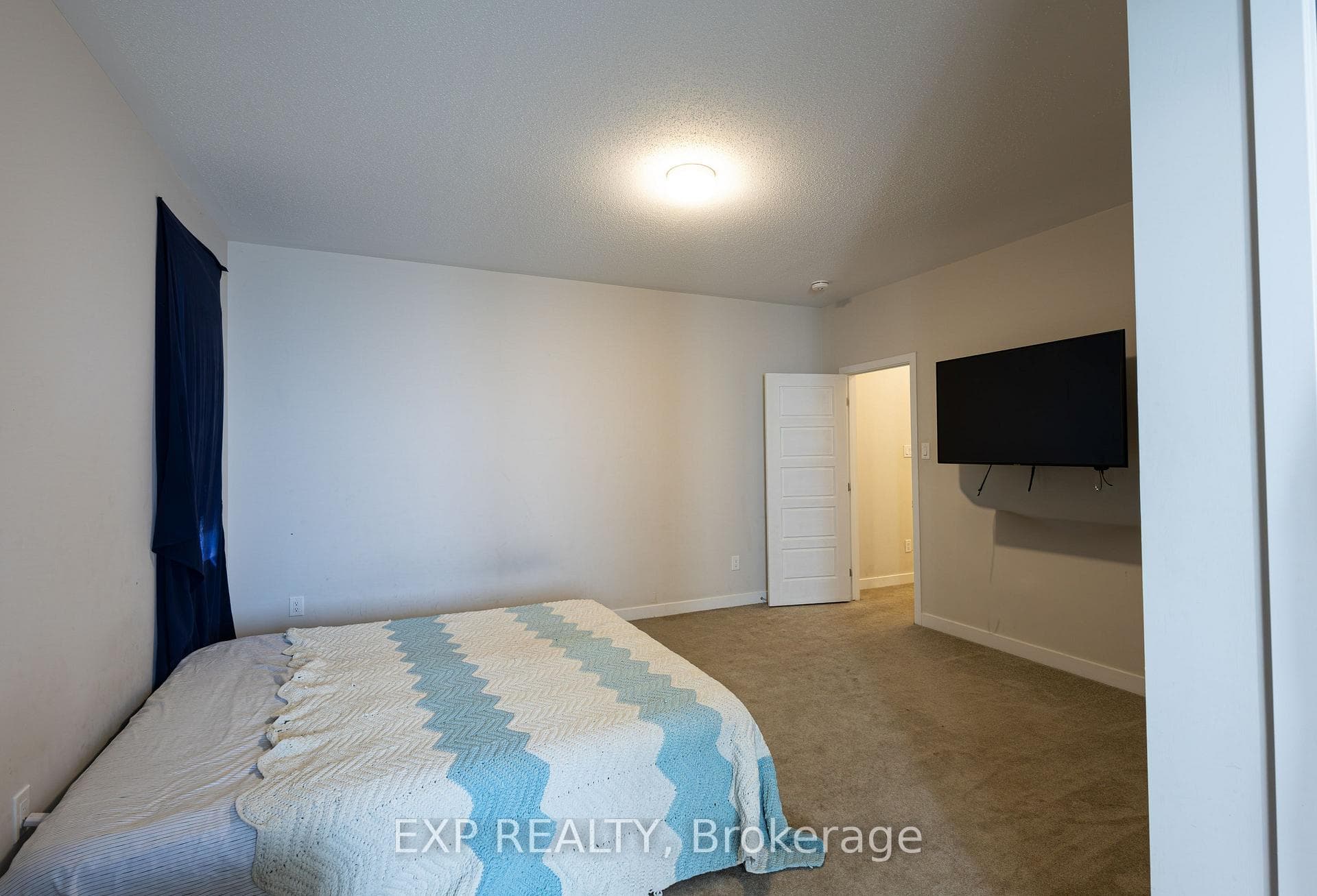 1038 Showman Street photo 16