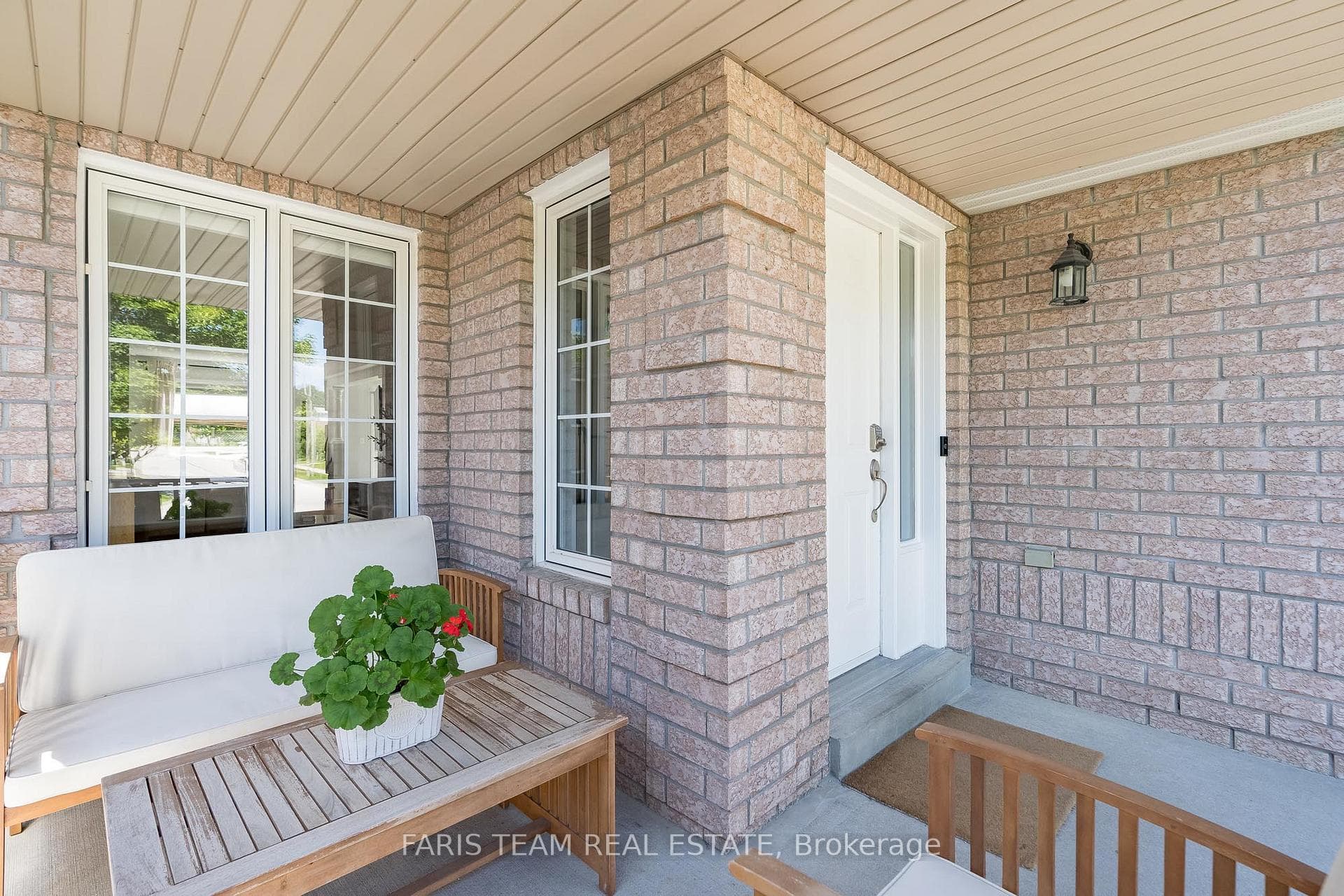 62 Girdwood Drive photo 3