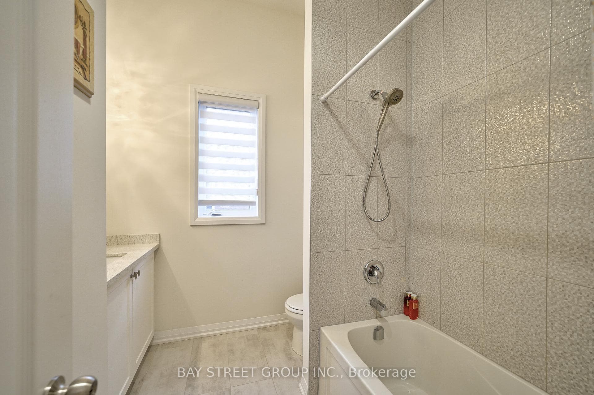 17 THOMPSON Way photo 33