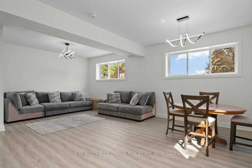 95 McCabe Street photo 28