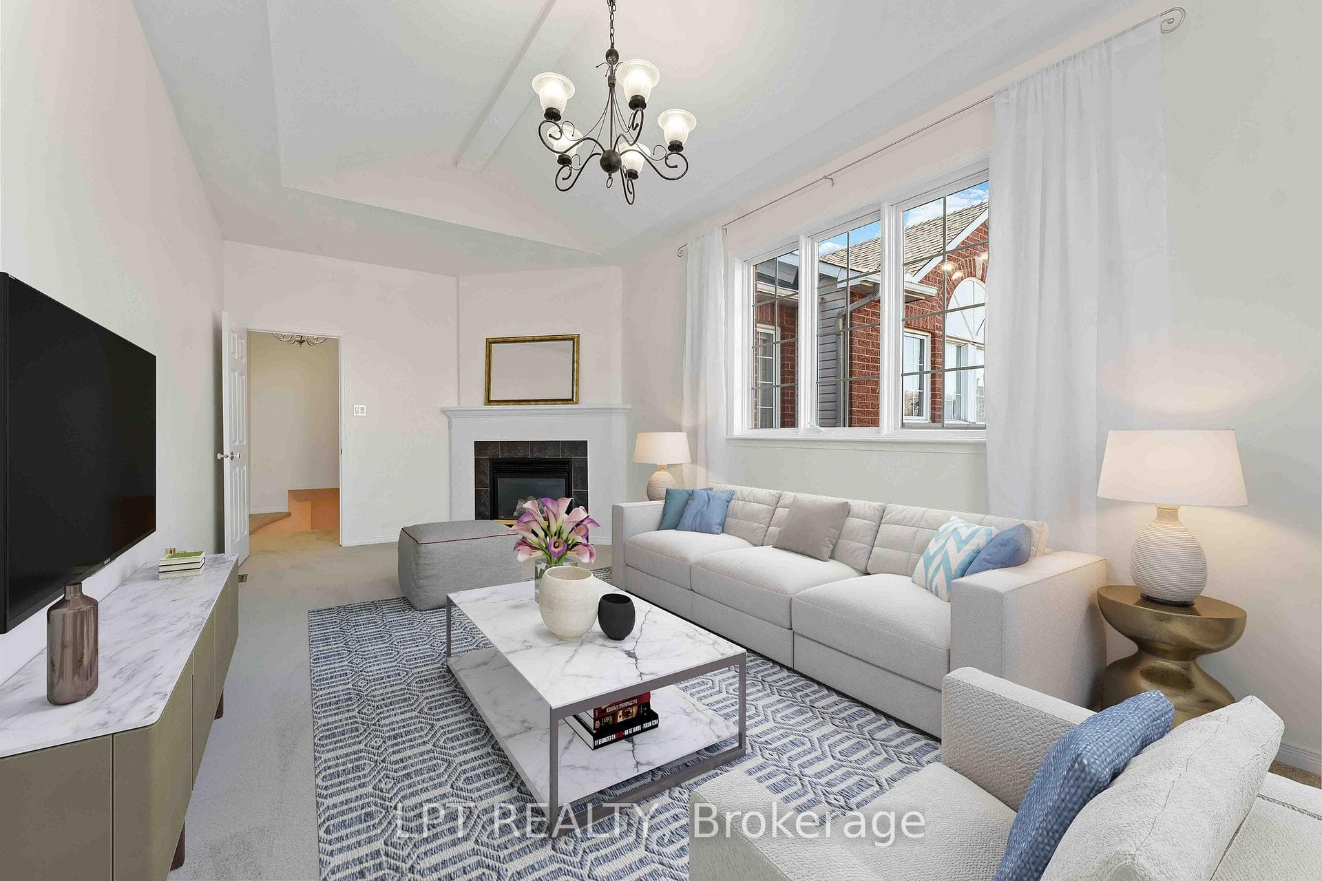UPPER LEVEL FAMILY ROOM