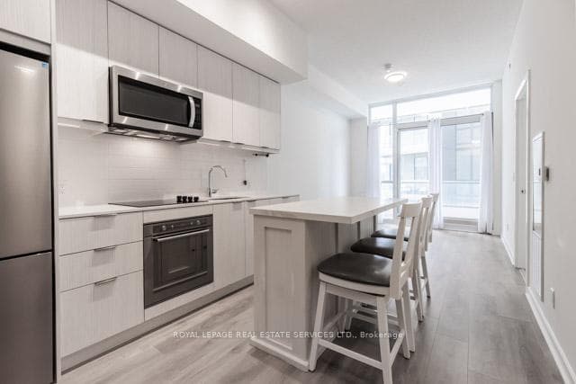 38 Forest Manor Road Unit 318 photo 12