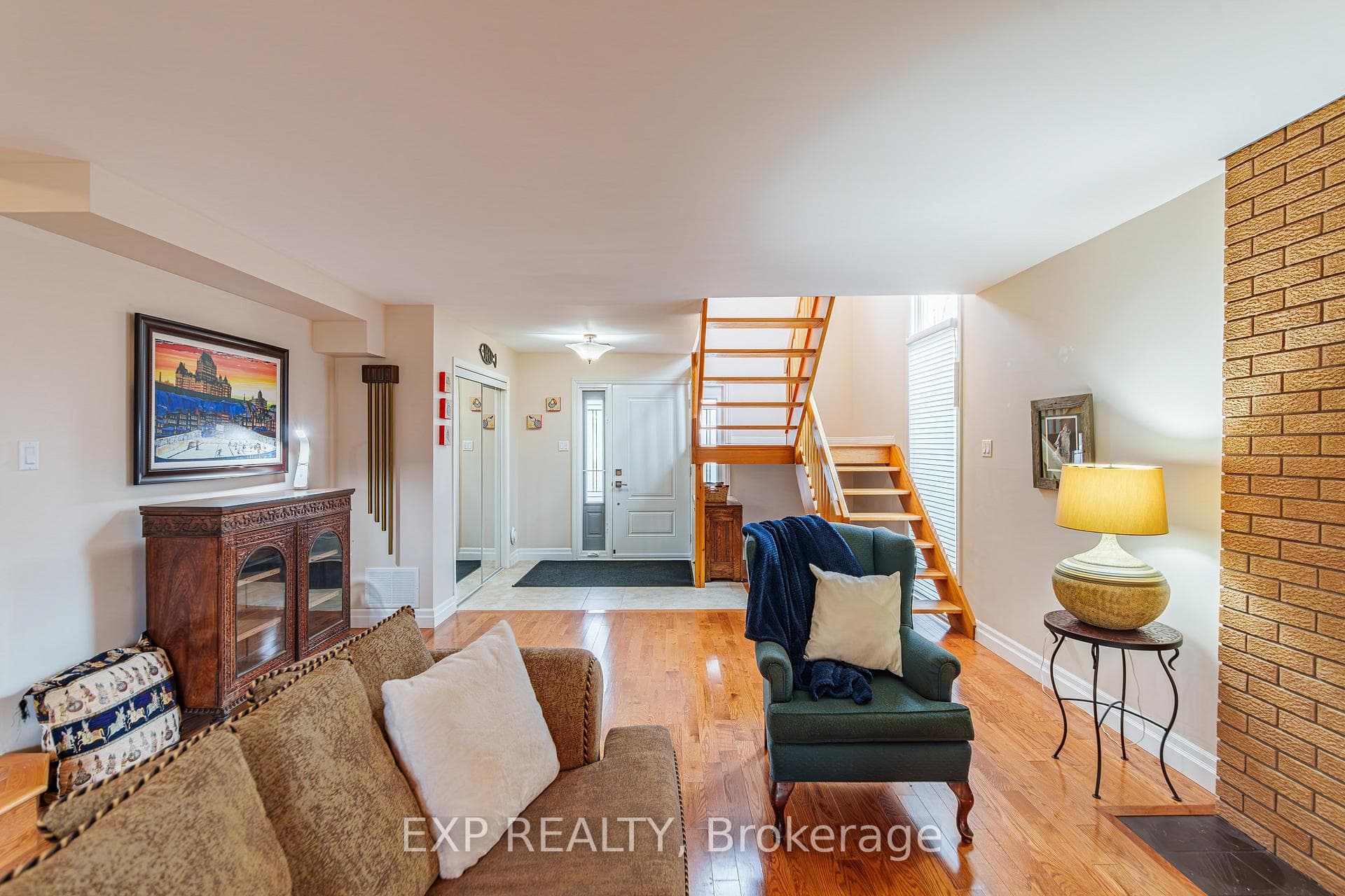 1592 Apeldoorn Avenue photo 2