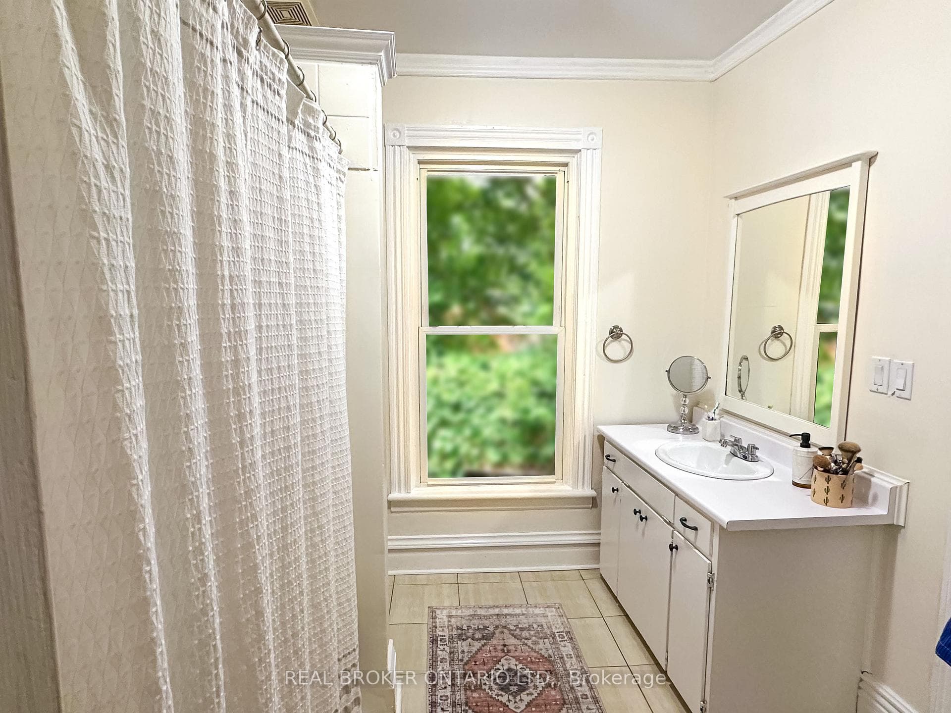 132 Grant Avenue photo 17