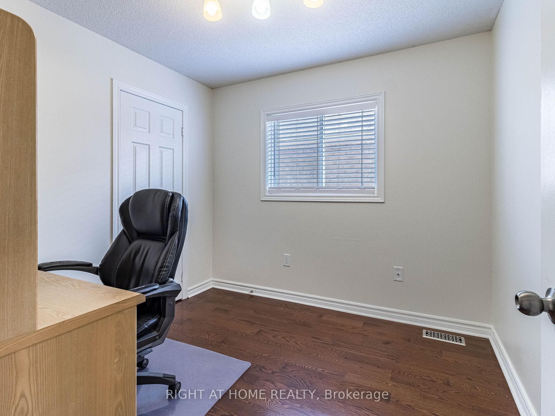 13 Charcoal Way photo 23