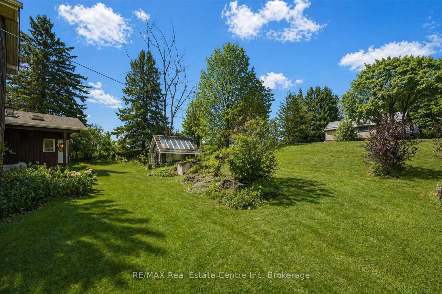 500 WATSON Parkway photo 24