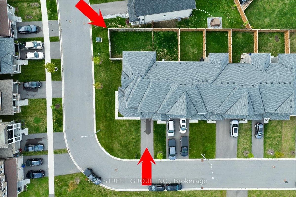 63 Tait Crescent photo 37