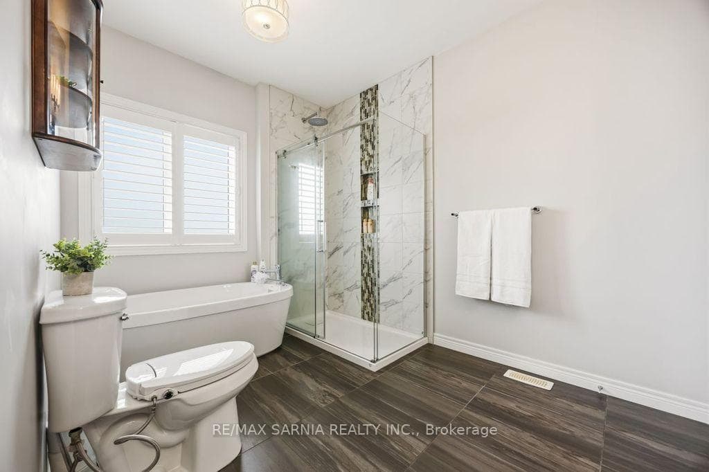 233 Paolo Street photo 16
