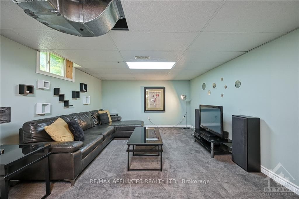 1597 DUPLANTE Avenue photo 25