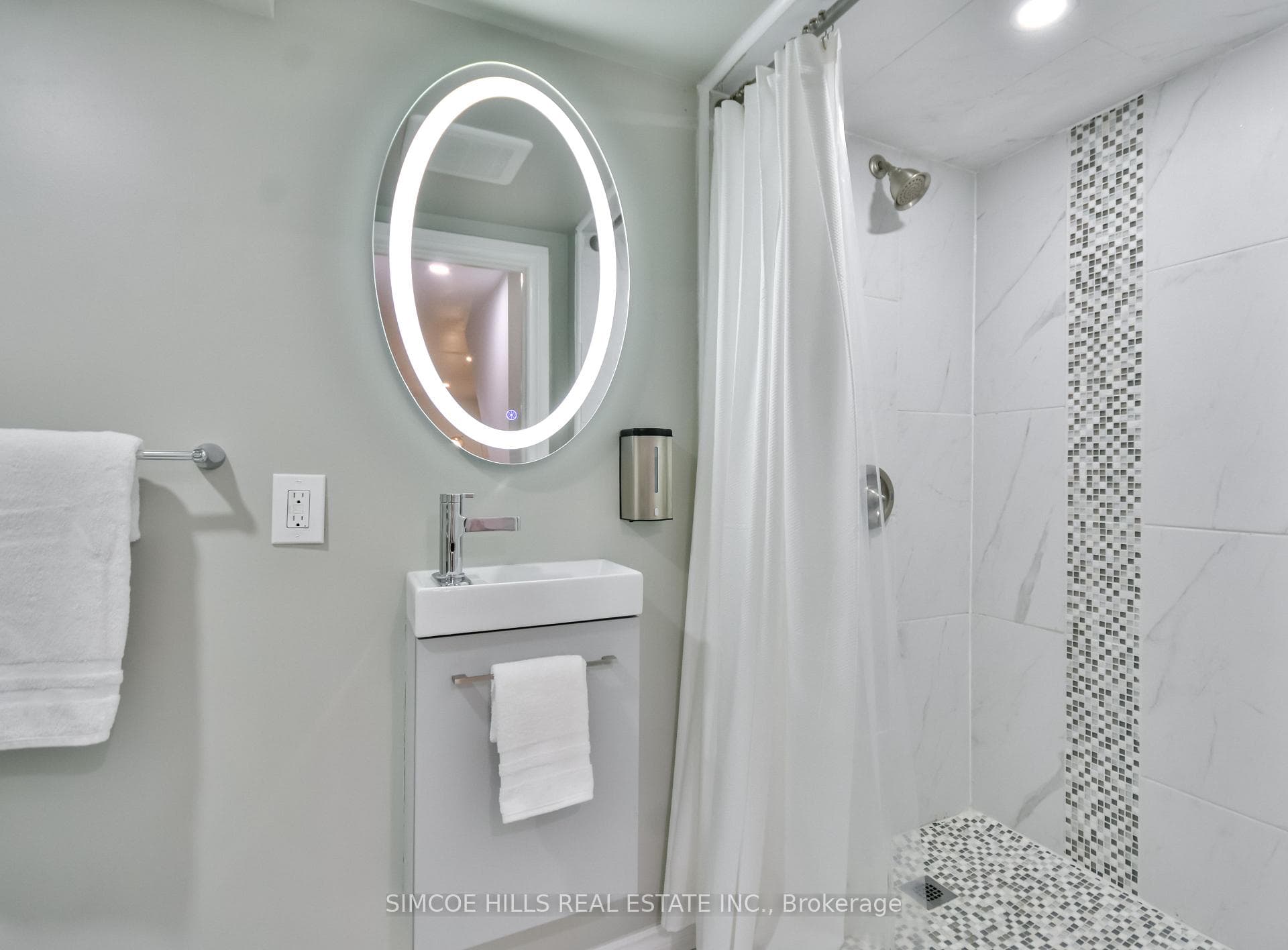 13 Seymour Crescent photo 25