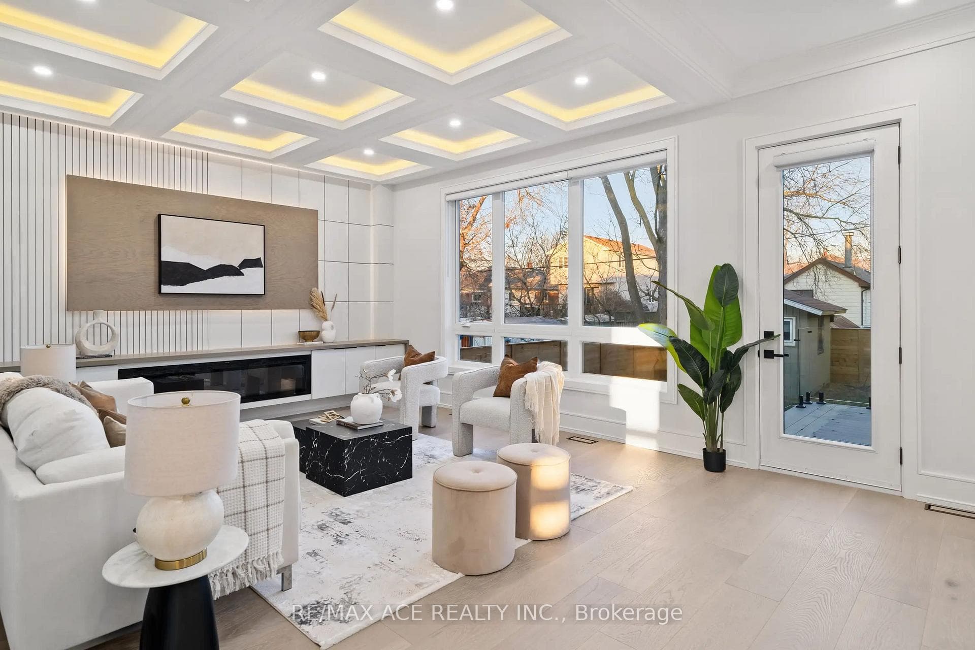 251 Kennedy Road photo 20