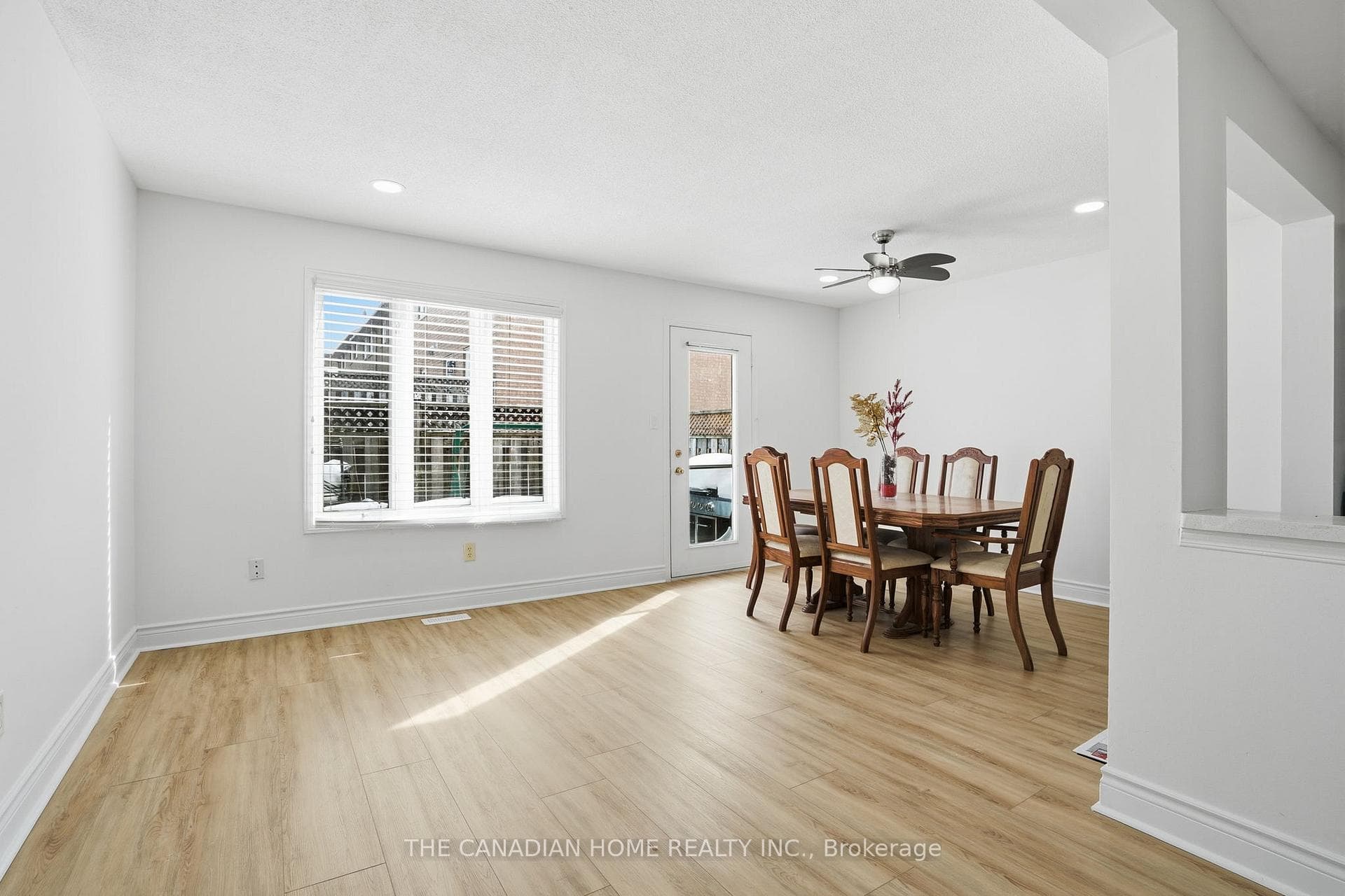 1889 Upper Wentworth Street Unit 29 photo 17