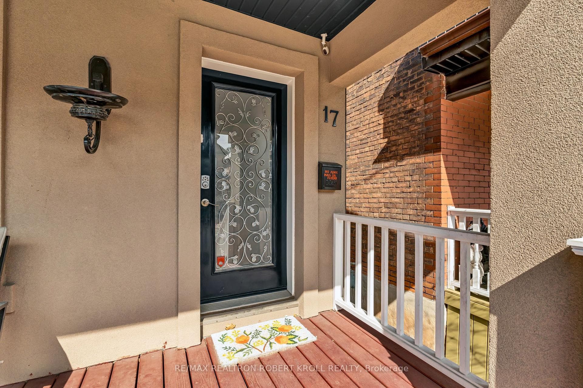 17 Avalon Place photo 6