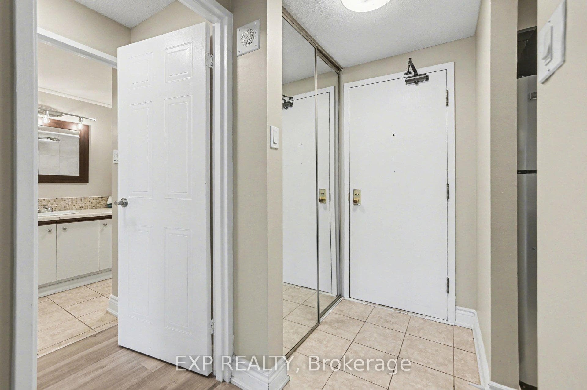 80 Sandcastle Drive Unit 404 photo 2