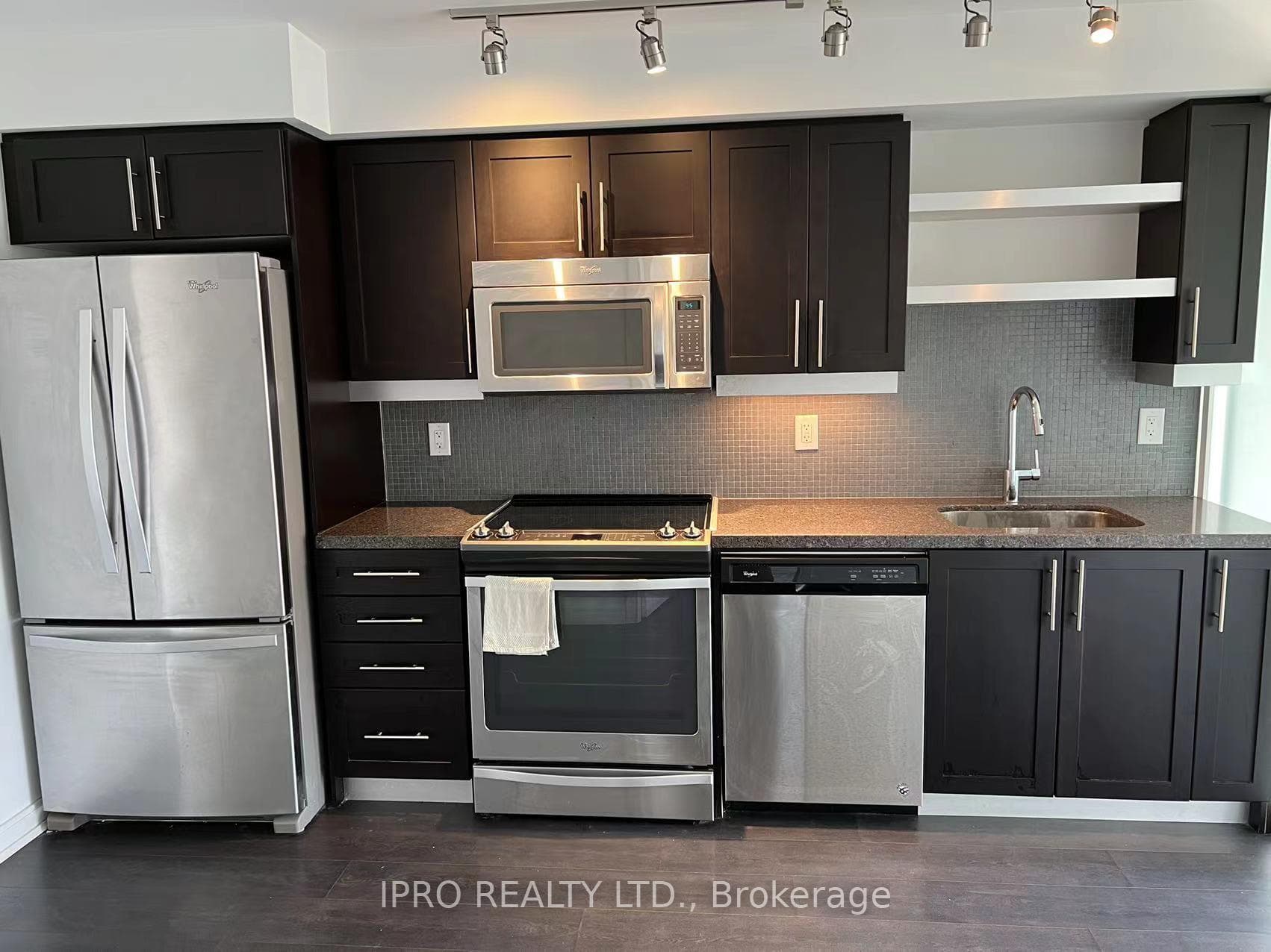 525 Adelaide Street Unit 616 photo 6