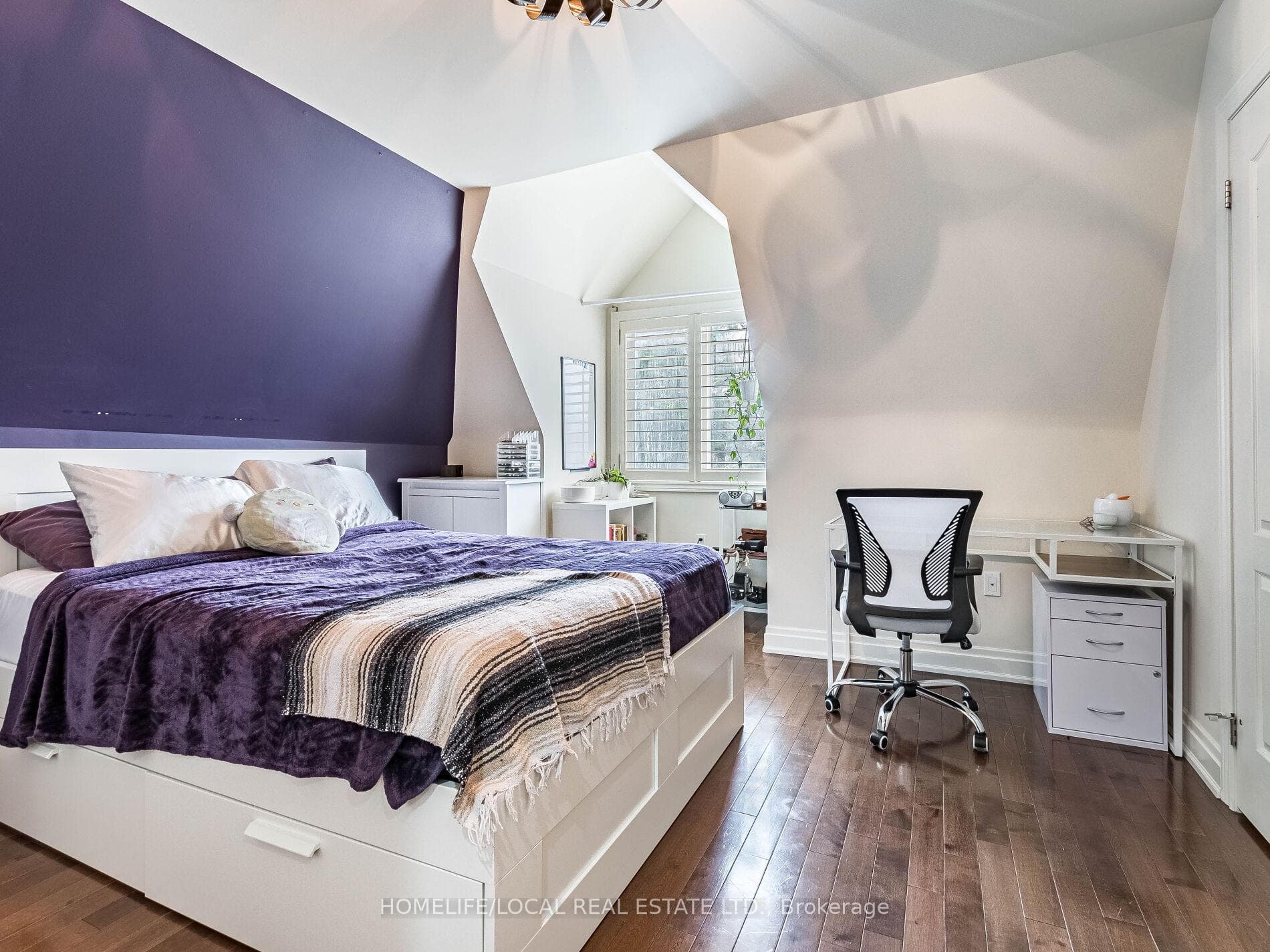 16 Acton Avenue photo 22