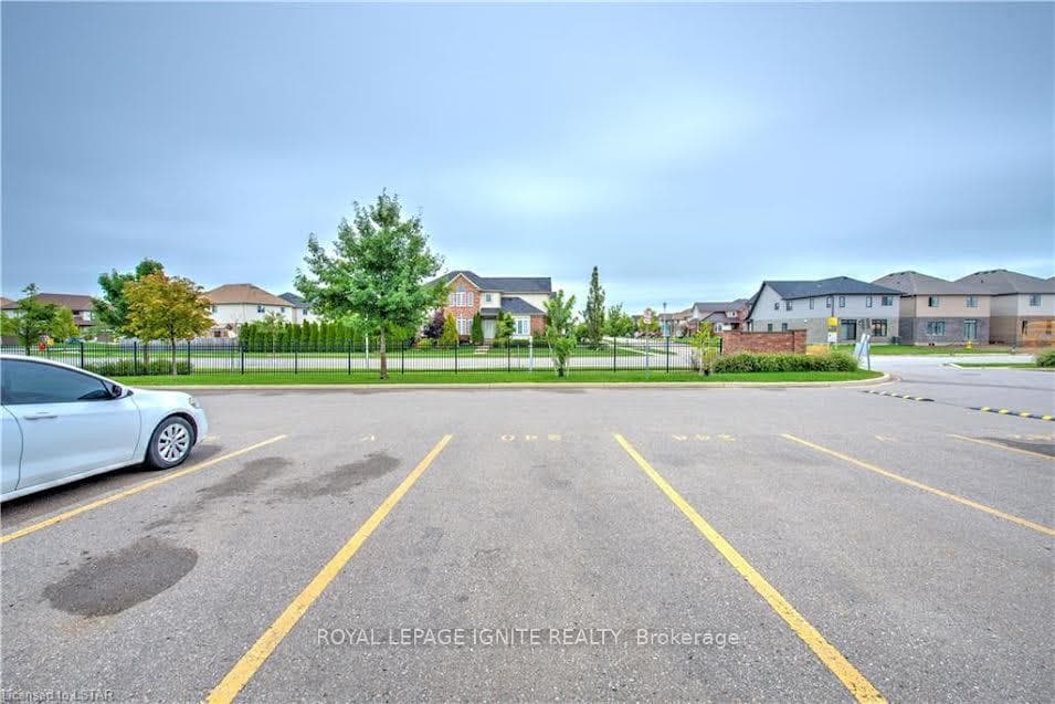 3320 Meadowgate Boulevard Unit 240 photo 5