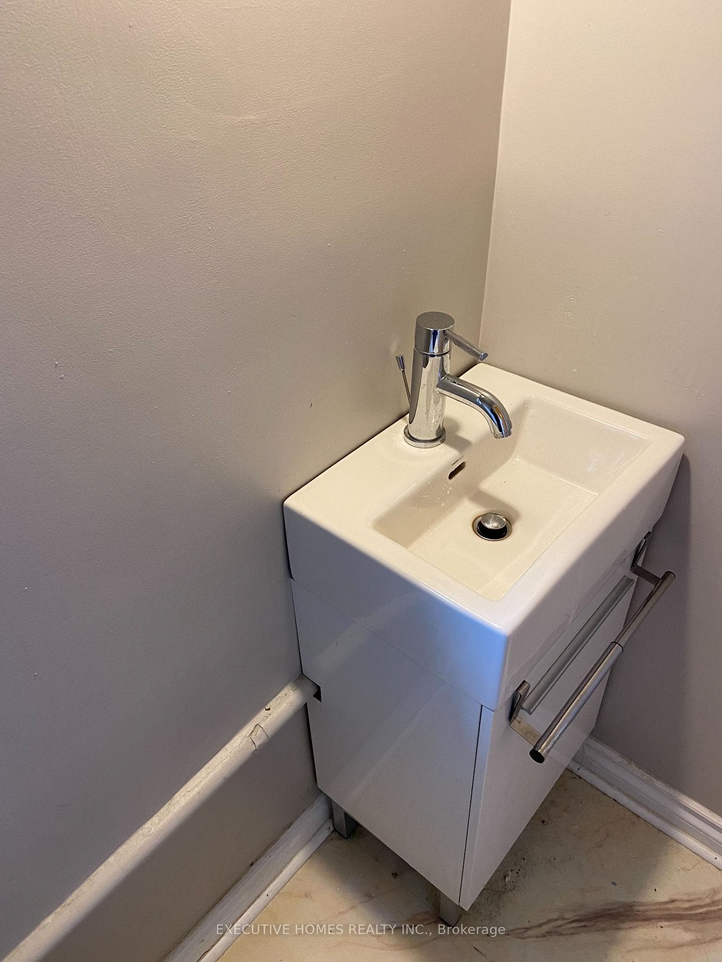 123 Seneca Drive photo 22