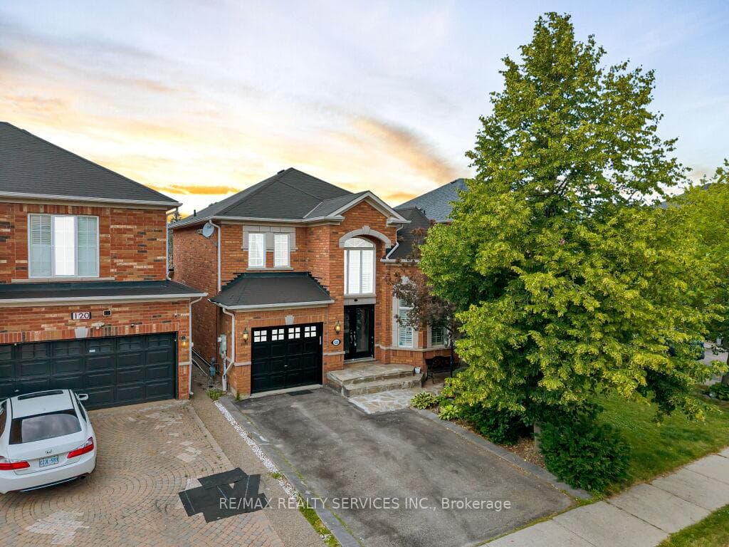122 Dells Crescent photo 2