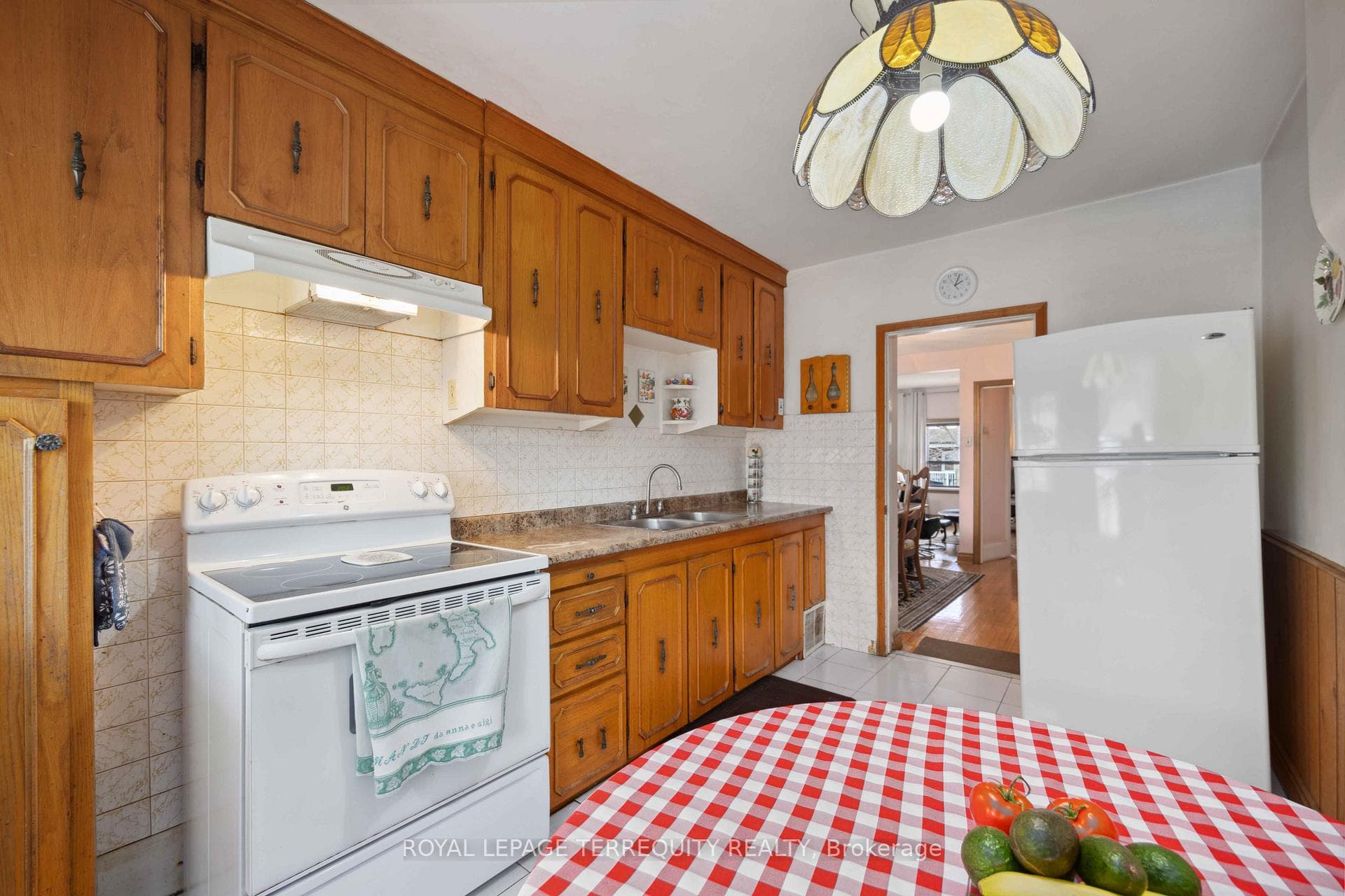 102 Rockwell Avenue photo 15