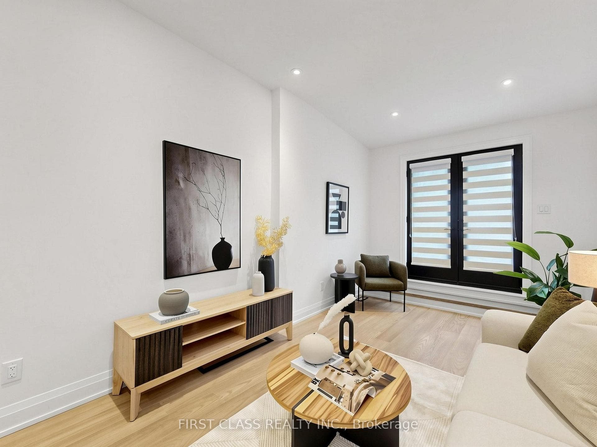 174 Manning Avenue photo 3
