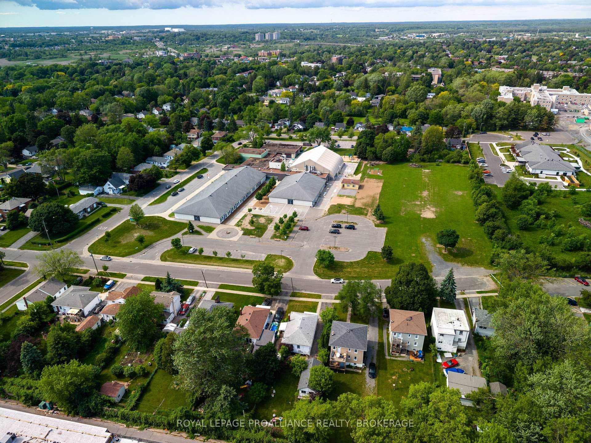 260 Elmwood Street photo 43