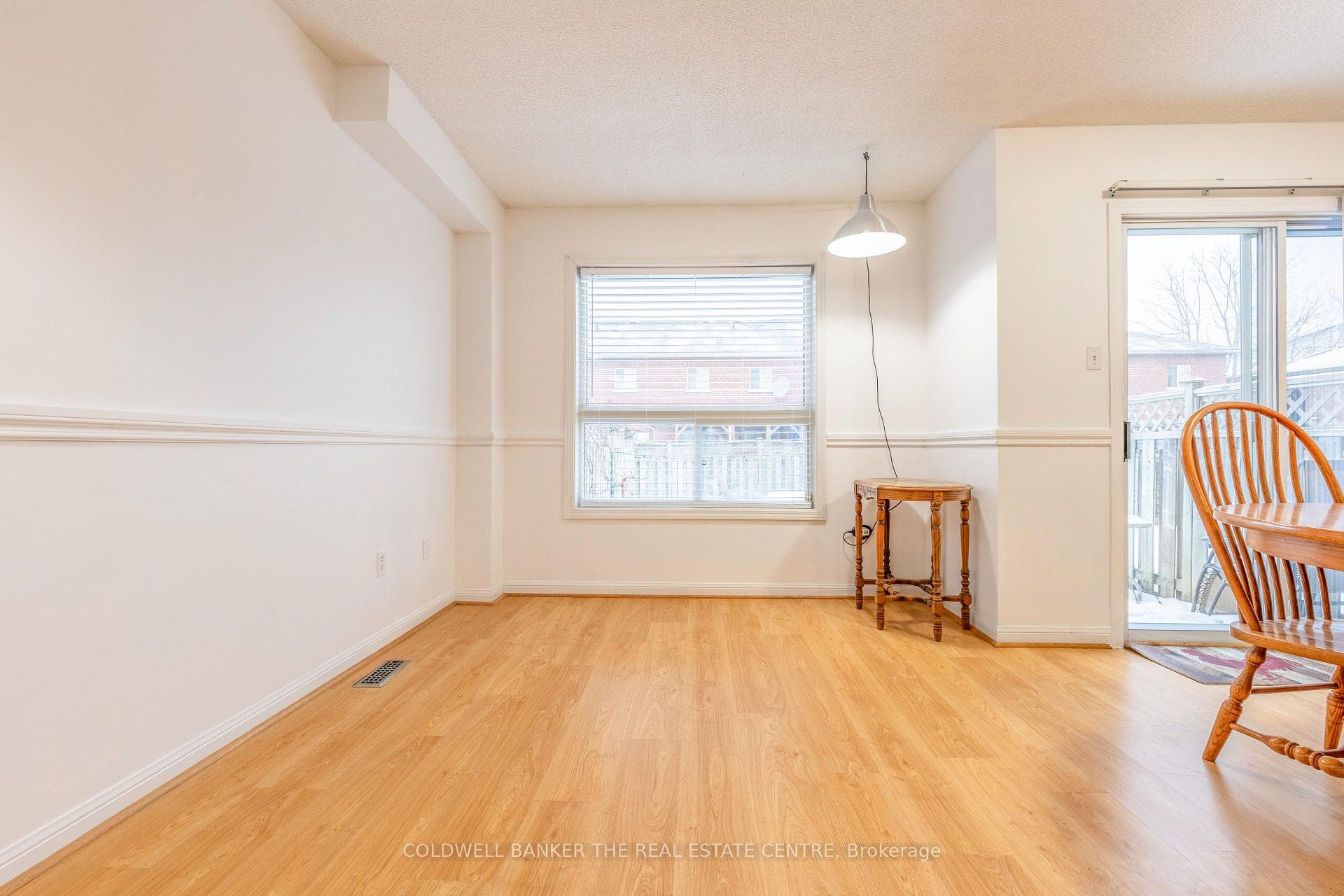 543 Legresley Lane photo 8