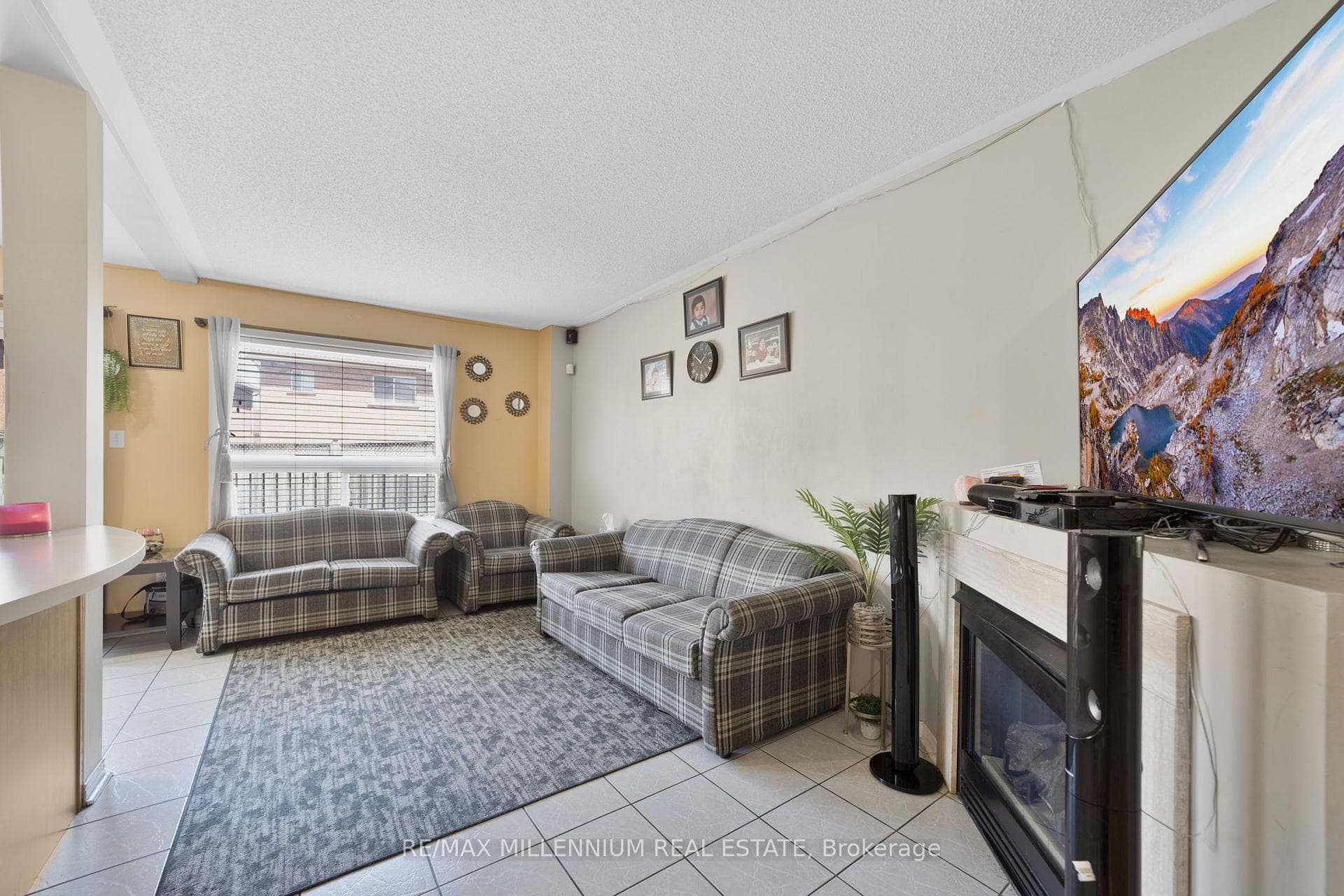 47 Ridgefield Court photo 6