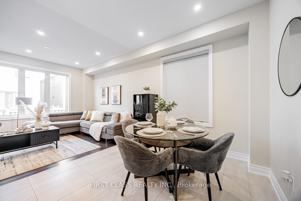 8 Reign Lane photo 11