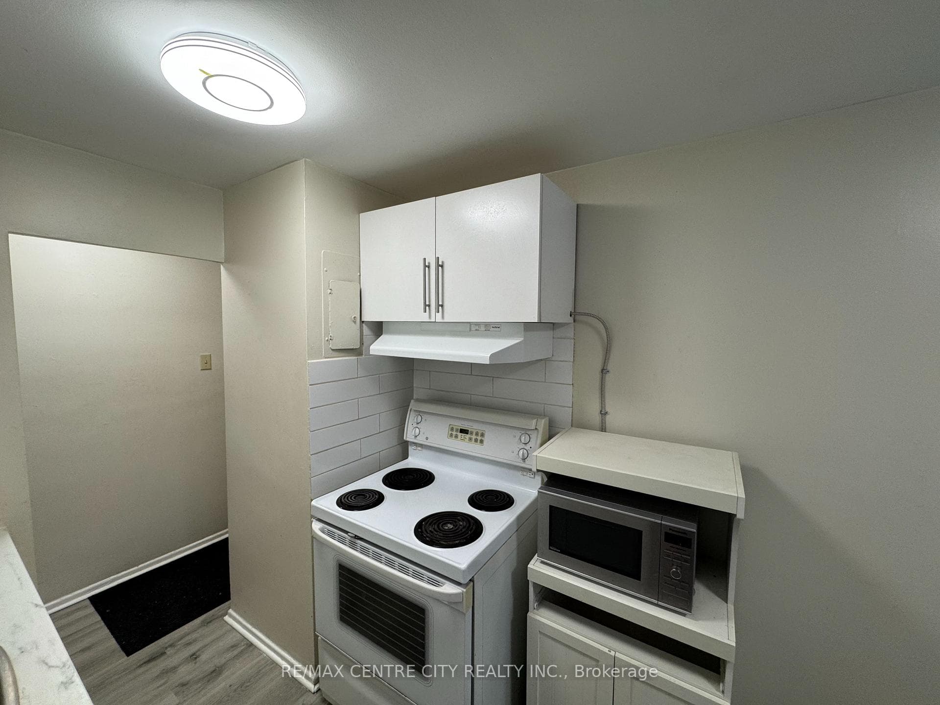 1825 Whitney Street Unit 108 photo 4