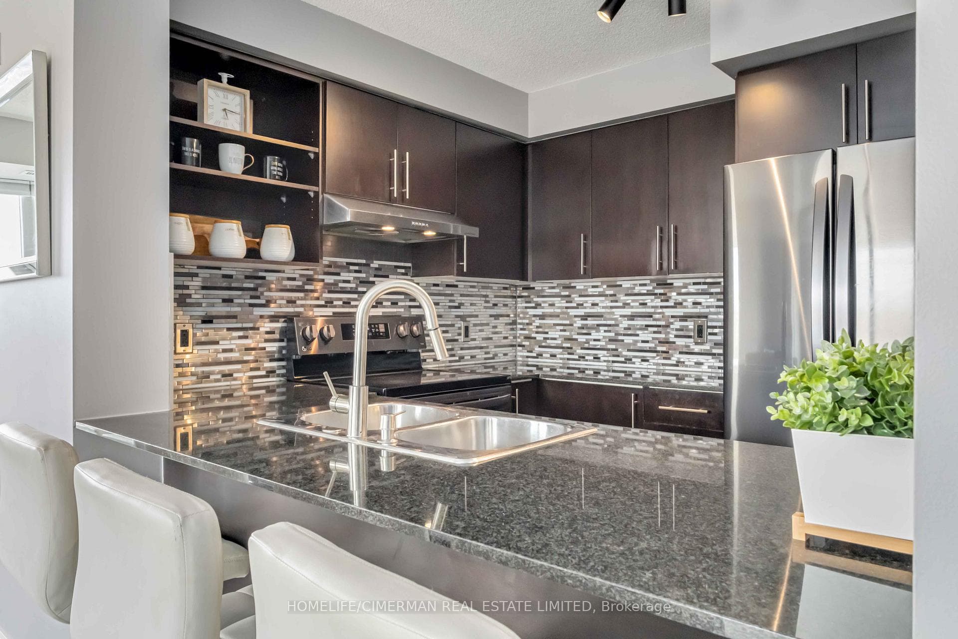 120 Dallimore Circle Unit 607 photo 9