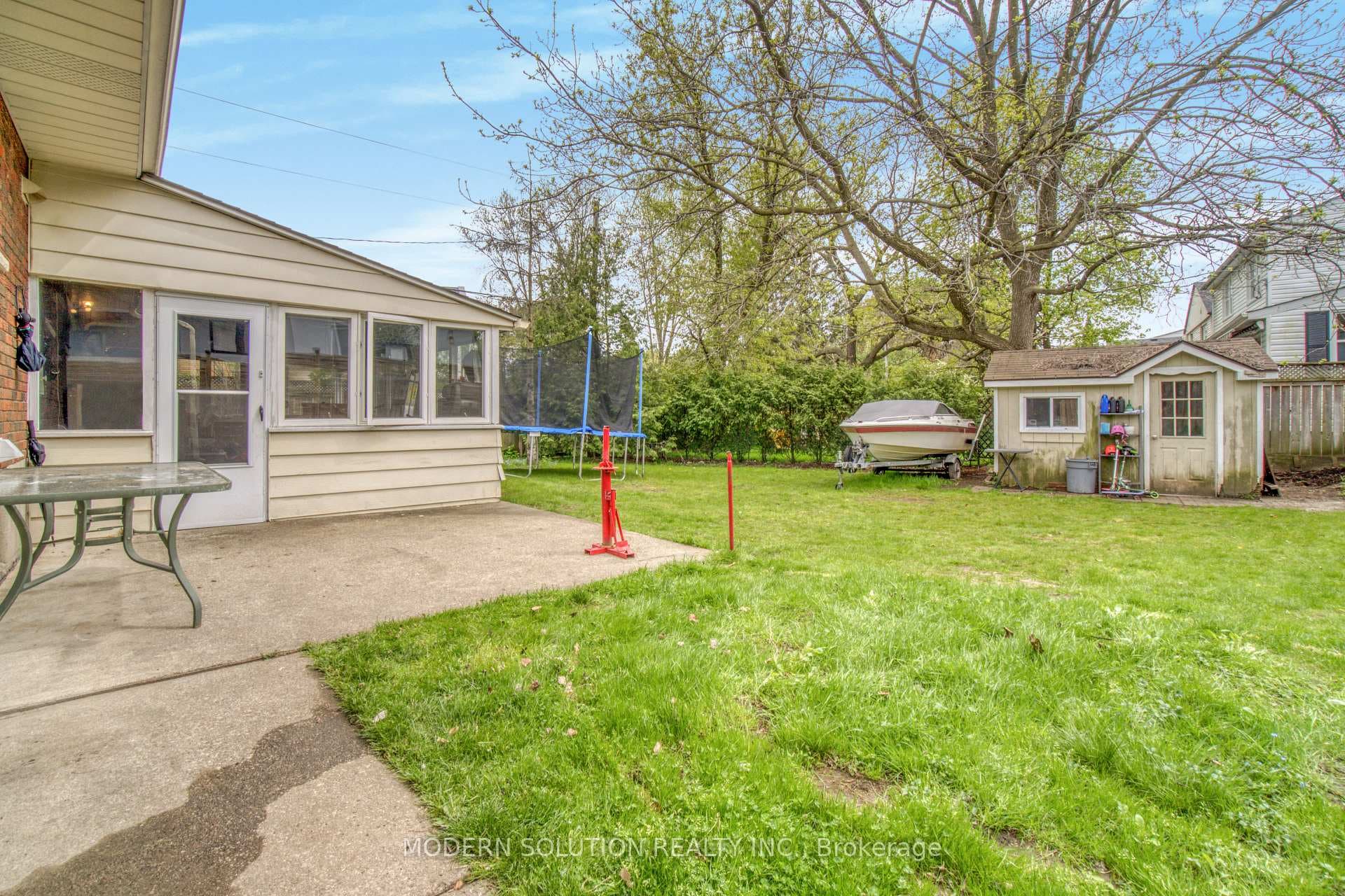 314 Strathcona Drive photo 37