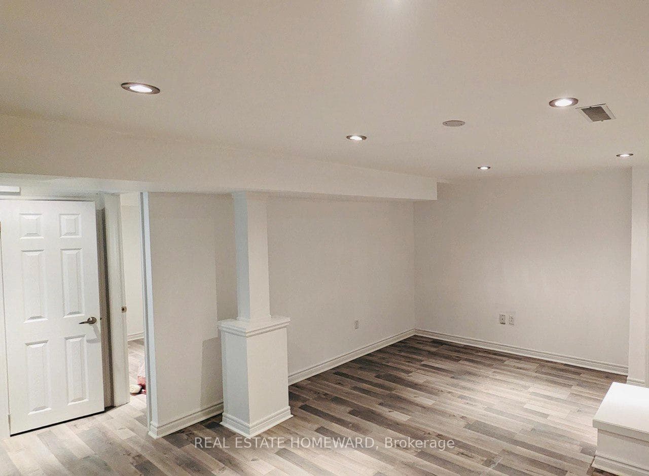 145 Carlson Drive Unit Lower photo 8