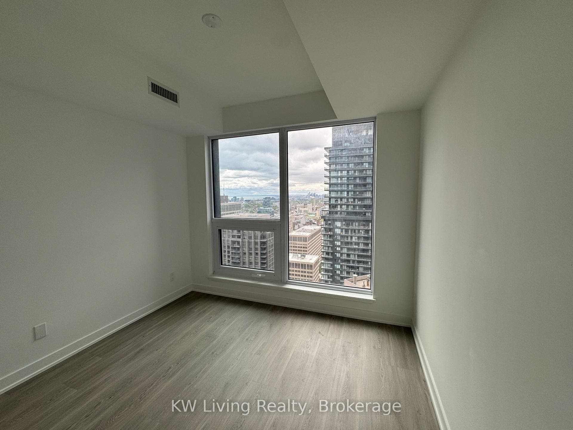 8 Wellesley Street Unit 4102 photo 19