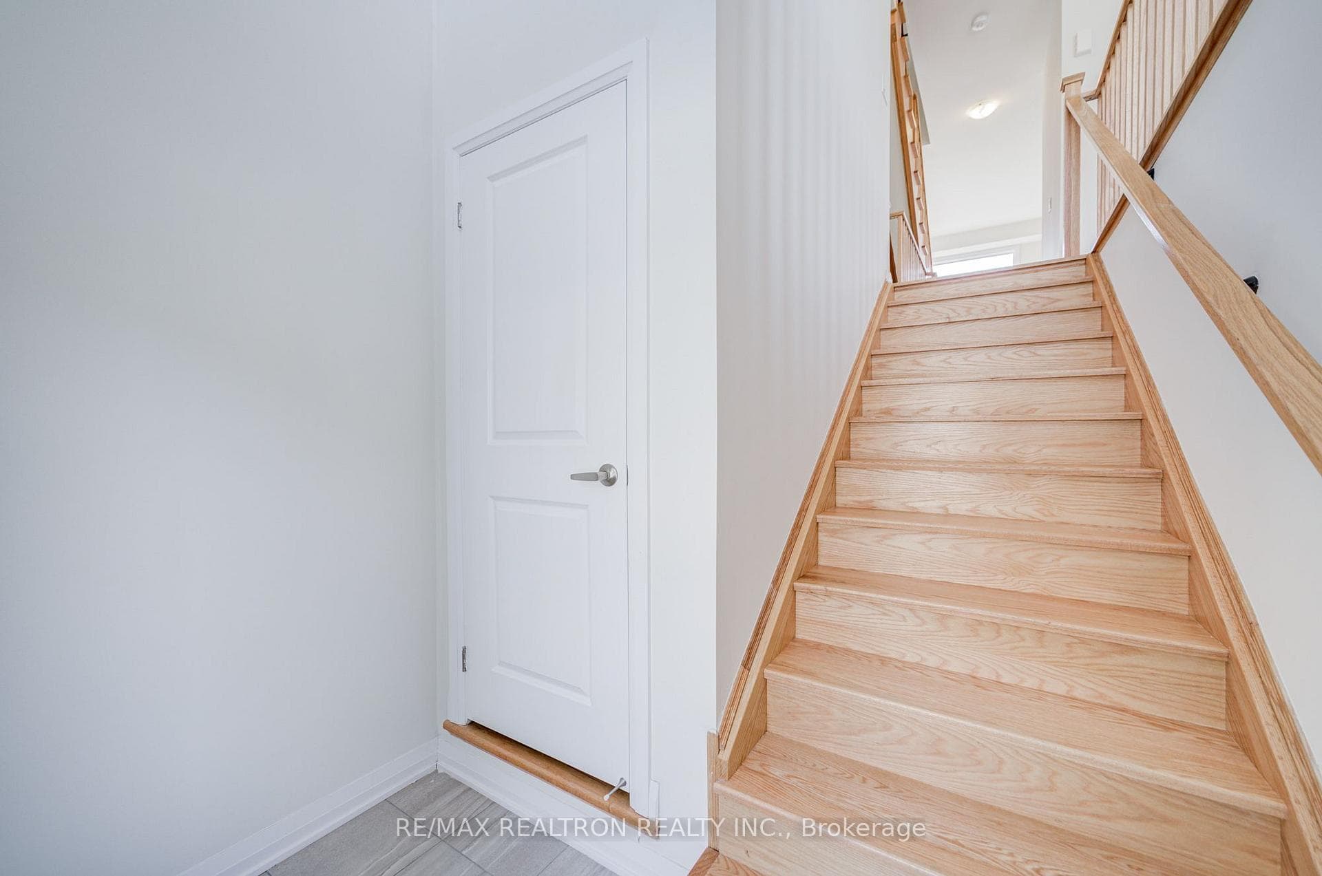 31 Millman Lane photo 4