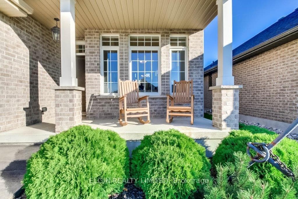 406 Larry Street photo 2