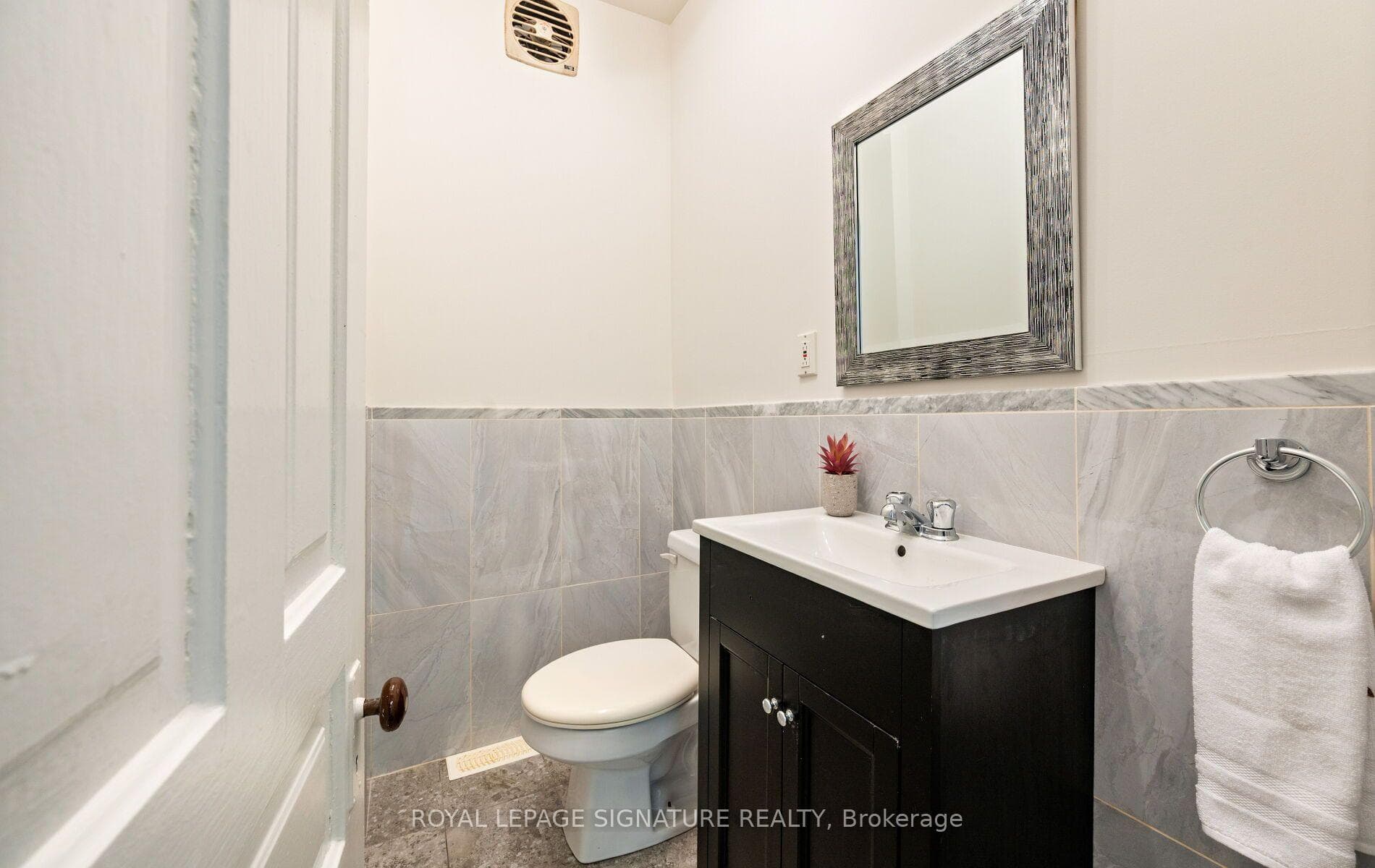 222 Melita Avenue photo 10