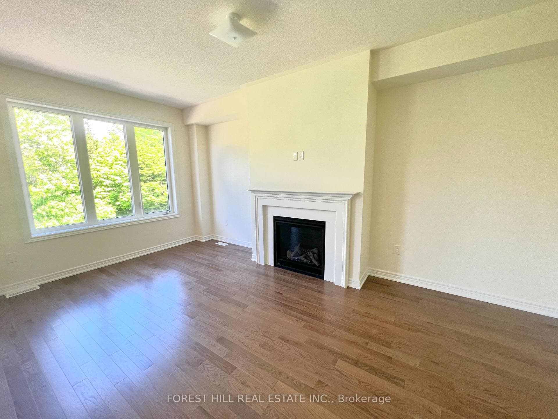 363 Leanne Lane photo 9
