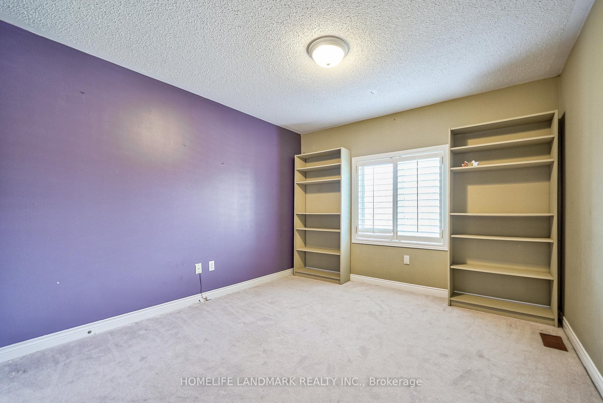 383 Seneca Court photo 23