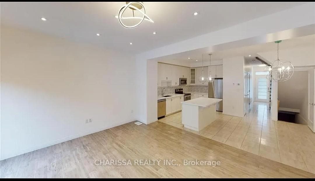 30 Greenwich Avenue photo 4